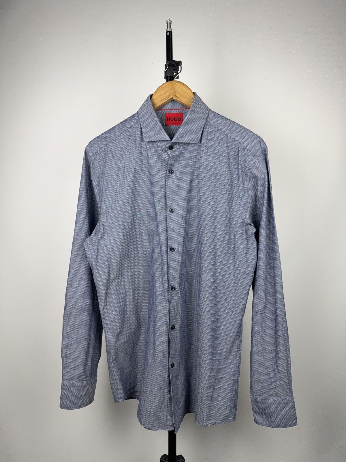 Hugo Boss Luxury 00s Hugo Boss Red Tag Slim Fit Blue Dress Shirt Size US L / EU 52-54 / 3 - 1 Thumbnail