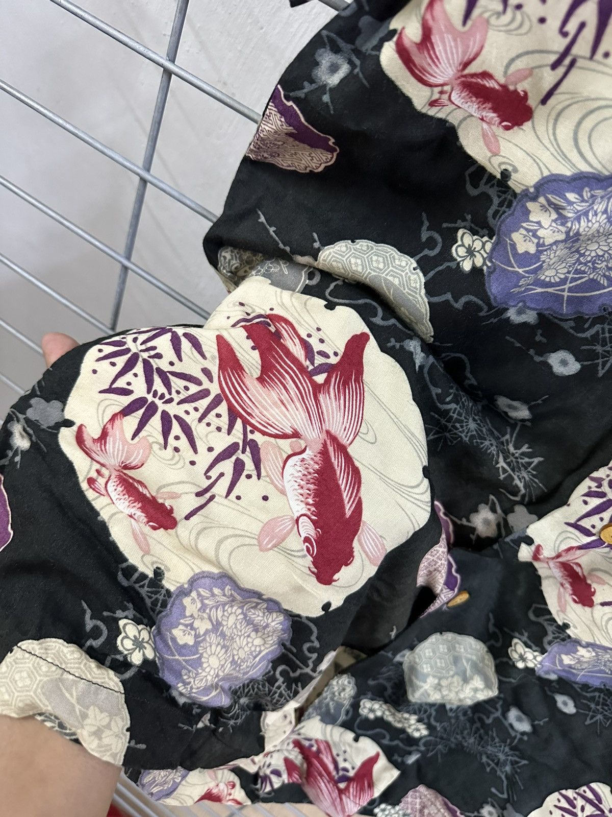 Beauty Beast × Japanese Brand Rare Beautiful North Zone Fish Koi Sukajan Design Silk Shirt Size US L / EU 52-54 / 3 - 5 Thumbnail