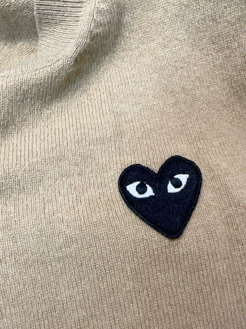 Comme des Garcons Comme Des Garcons Classic sweater. Camel Black Heart Size M / US 6-8 / IT 42-44 - 6 Thumbnail