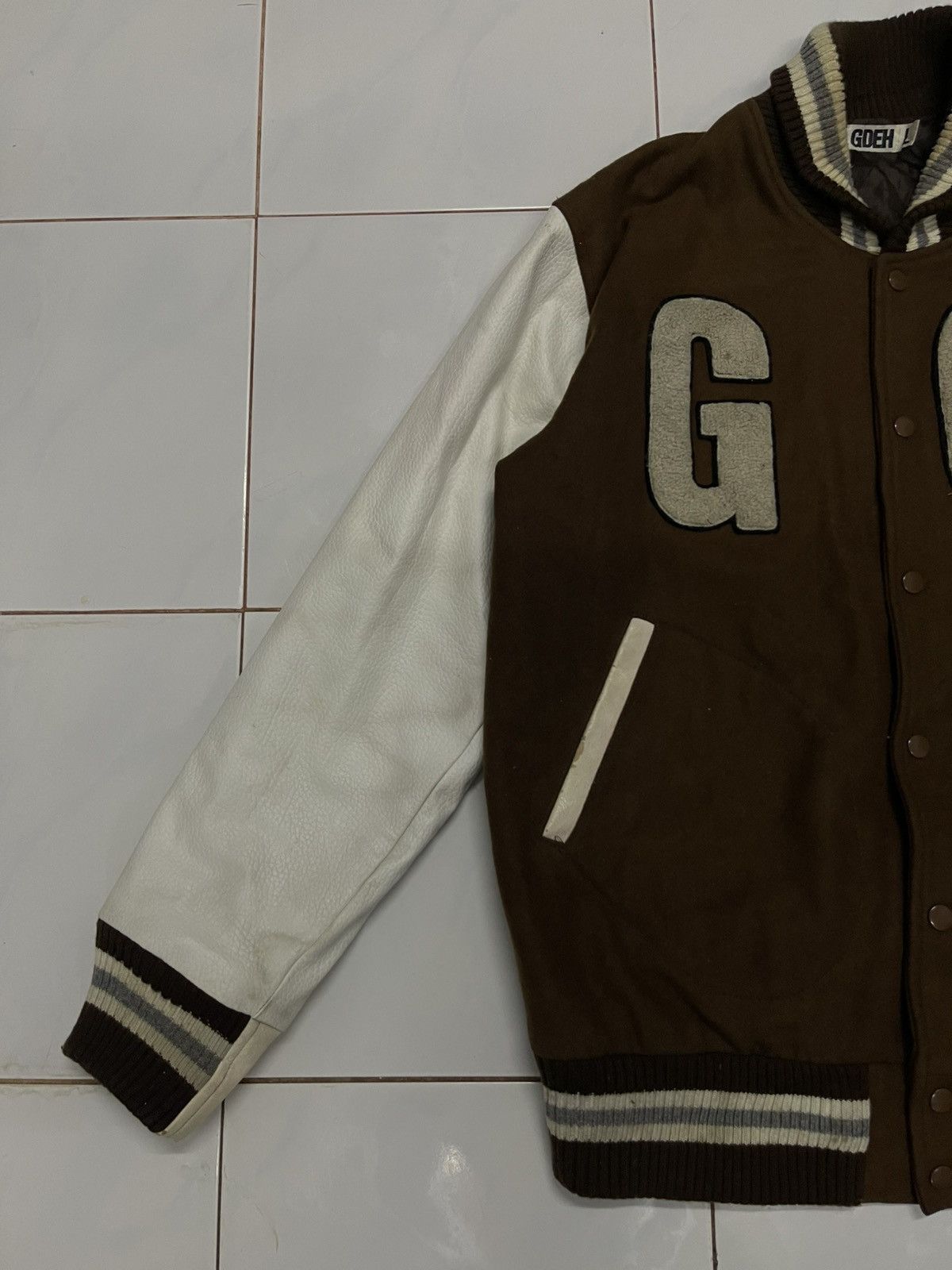 Fragment Design × Good Enough × Hiroshi Fujiwara 2000s GDEH HIROSHI FUJIWARA X FRAGMENT DESIGN VARSITY RARE Size US L / EU 52-54 / 3 - 5 Thumbnail