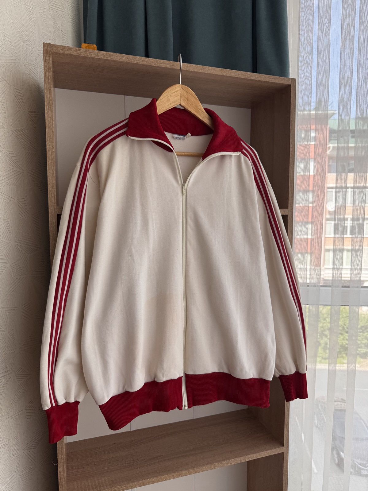 Adidas × Japanese Brand × Vintage Vintage Adidas Beige Streetwear Made in Yugoslavia Jacket Size US S / EU 44-46 / 1 - 2 Thumbnail