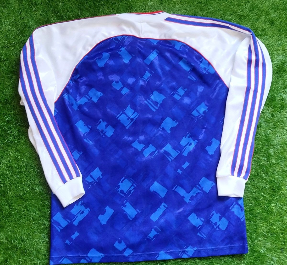 Adidas Adidas 1990/1992 vintage football shirt long sleeve template Size US M / EU 48-50 / 2 - 2 Thumbnail