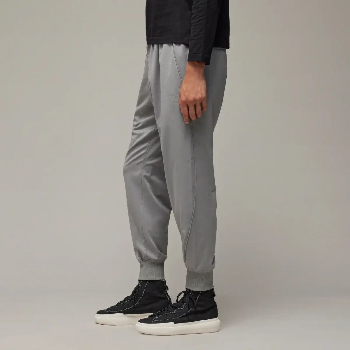 Y-3 × Yohji Yamamoto Y-3 Refined Woven Cuffed Tracksuit Bottoms, Grey Medium Size US 33 - 2 Thumbnail