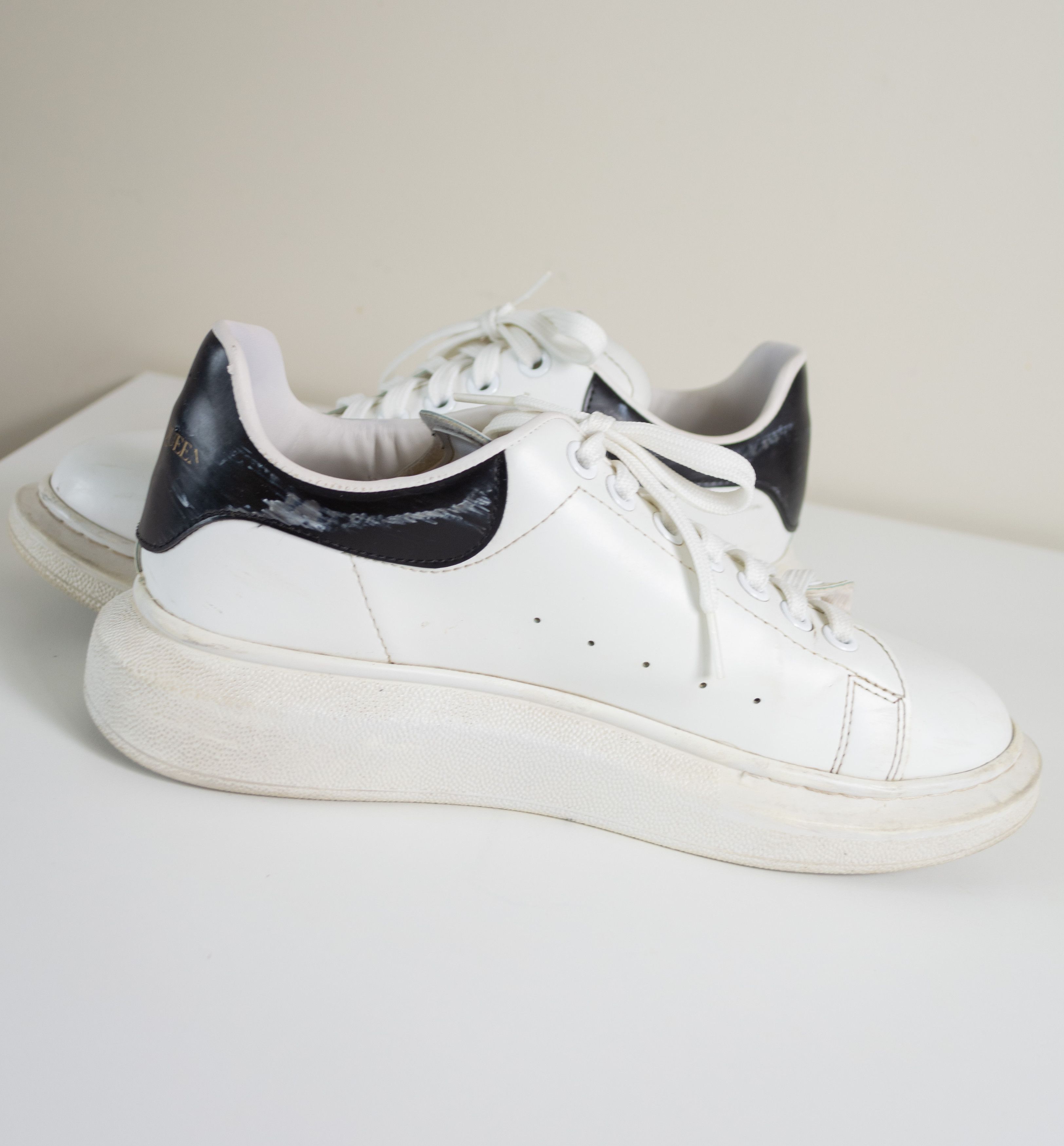 Alexander McQueen Alexander McQueen white sneakers Size US 9 / EU 42 - 10 Thumbnail