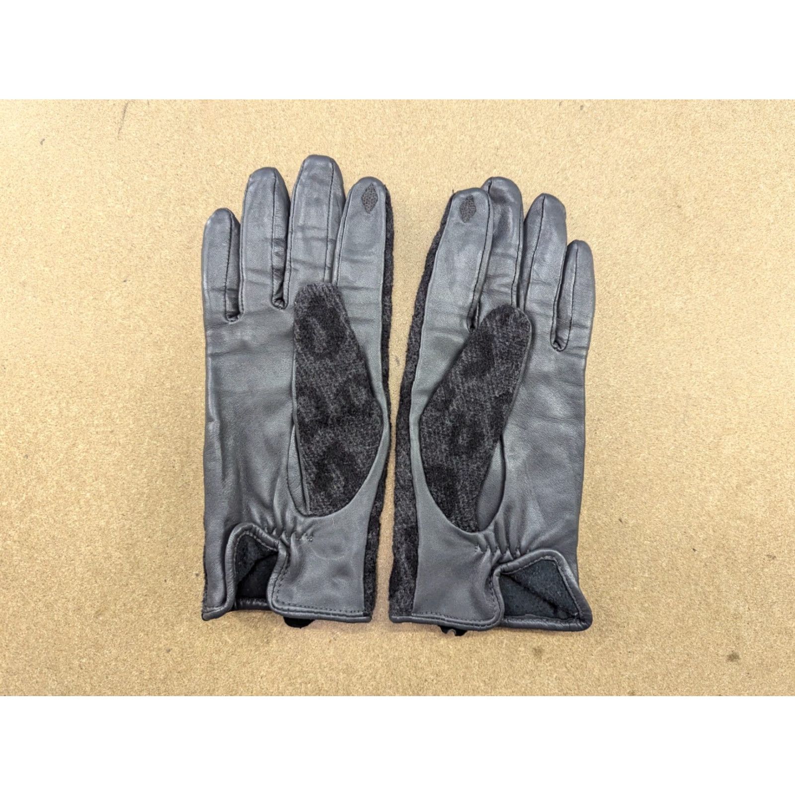 Vintage Genuine Leather Womens Gloves Size M Gray Lined Animal Print Glove Womens Leather Accessories Casual Wrist Length Pattern Animal Print 80s/Mens? Size ONE SIZE - 4 Thumbnail