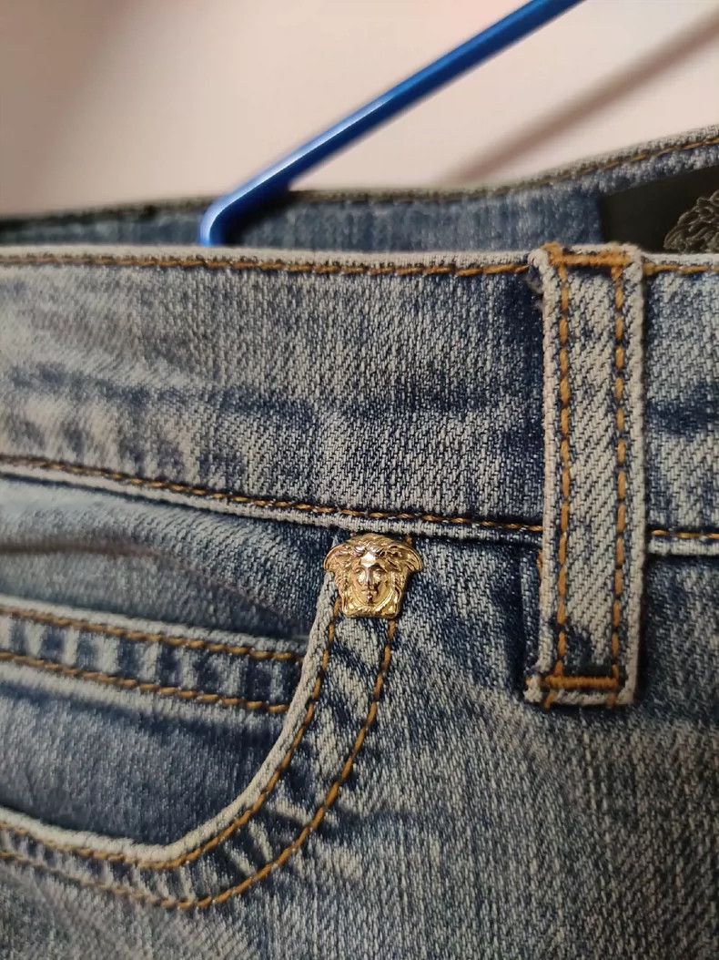 Versace Versace Women's Jeans Medusa Gold Flake Washed Pants Casua Size 26" / US 2 / IT 38 - 6 Thumbnail