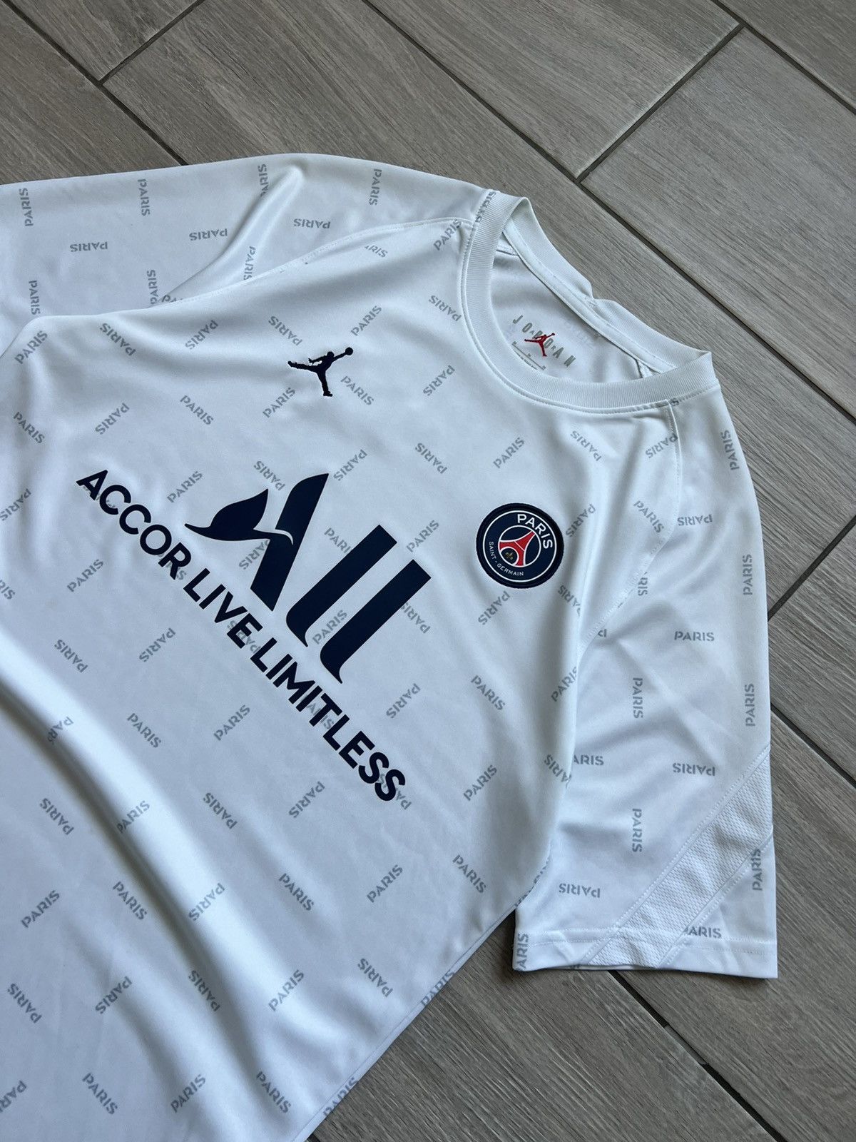 Nike PSG 2022/2023 Soccer Jersey Football Y2K T-shirt Size US M / EU 48-50 / 2 - 2 Thumbnail