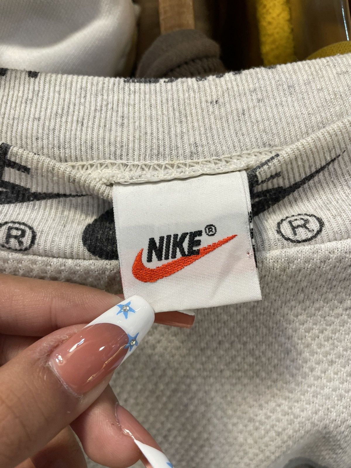 Nike Rare Vintage Nike Spell Out 90s Tee Size US XL / EU 56 / 4 - 4 Thumbnail