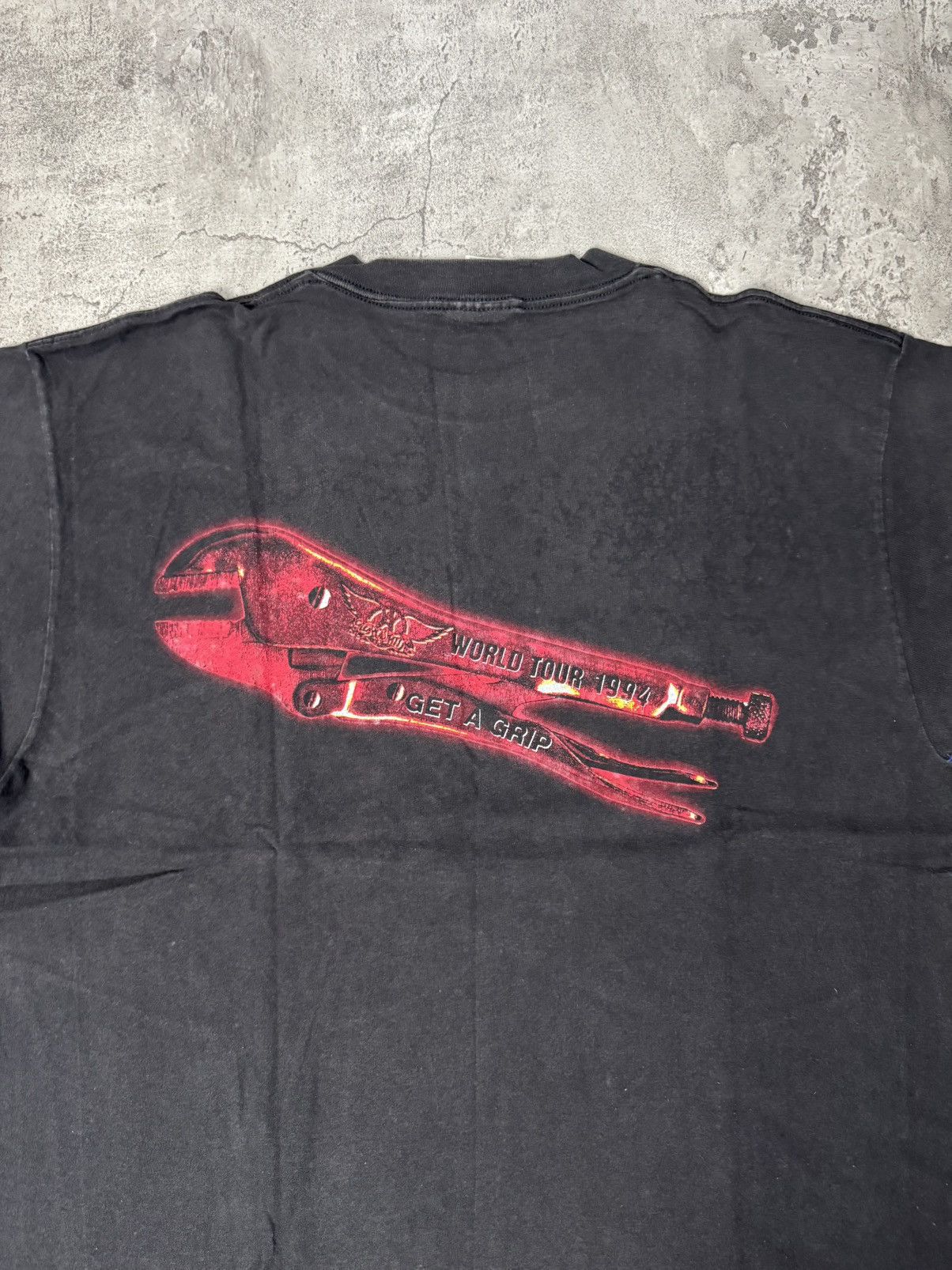 Band Tees VINTAGE AEROSMITH WORLD TOUR 1994 GET A GRIP T-SHIRT Size US XL / EU 56 / 4 - 5 Thumbnail
