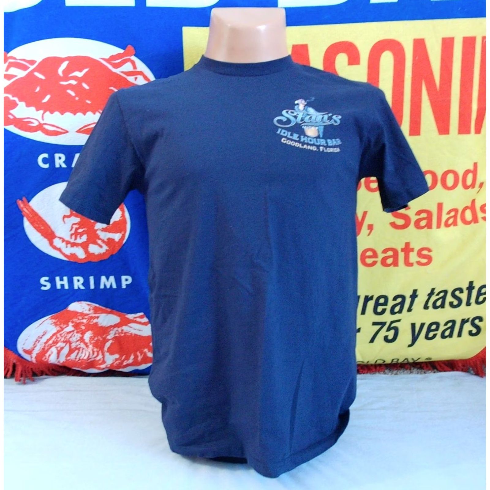 Gildan STAN'S IDLE HOUR Bar t Shirt Men's Medium Seafood Waterfront GOODLAND FLORIDA Shirt Men M Blue Graphic Print USA Beach Nautical Florida 2010s Size US M / EU 48-50 / 2 - 3 Thumbnail