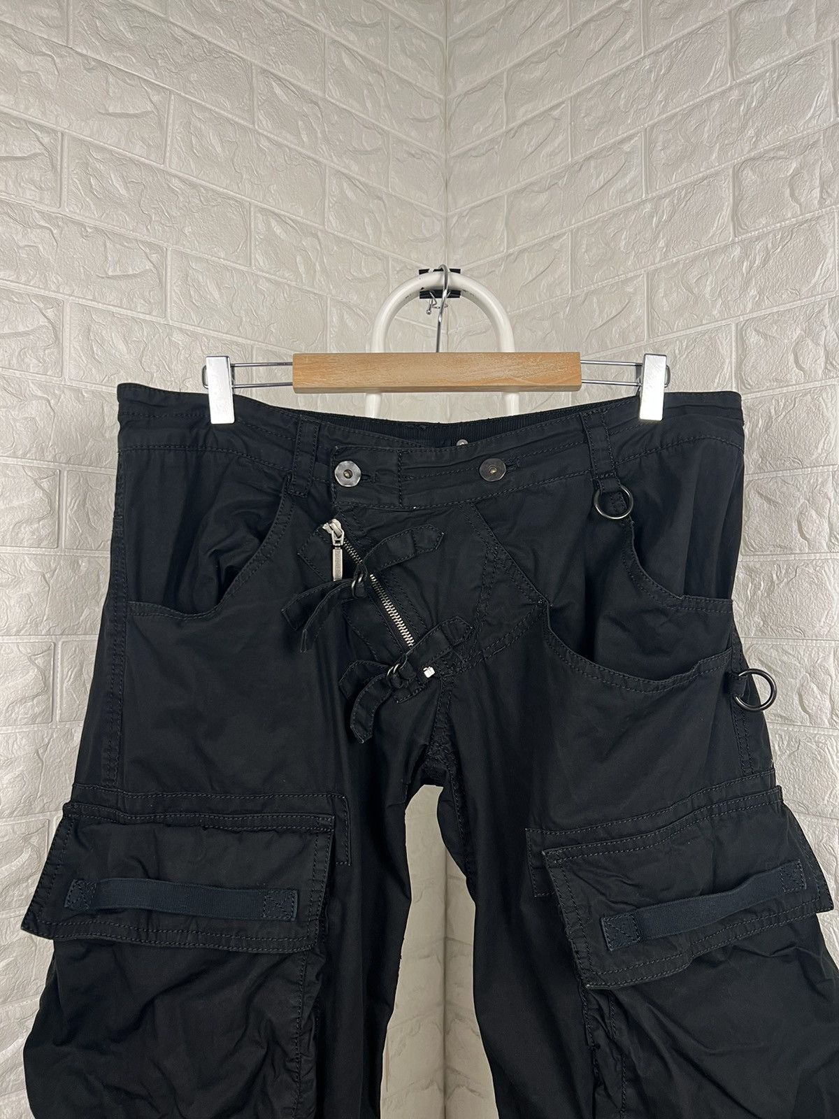 Yasuyuki Ishii Yasuyuki Ishii Bondage Cargo Pants Size US 35 - 6 Thumbnail