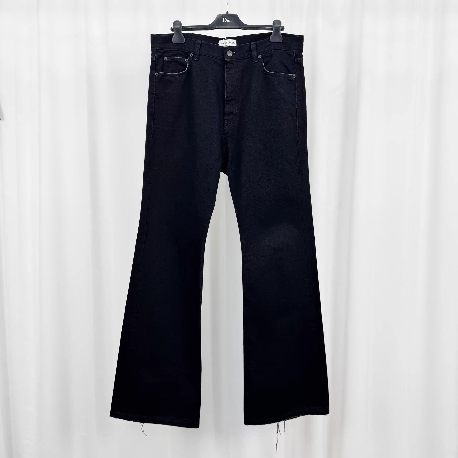 Balenciaga Balenciaga Lost VHS Destroyed Jeans L Size 28" / US 6 / IT 42 - 1 Thumbnail
