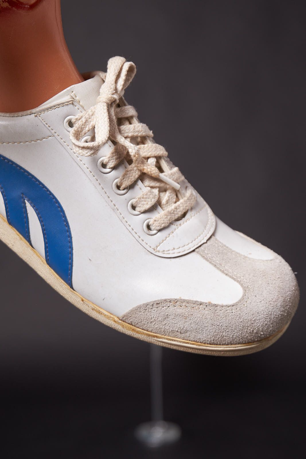 Vintage 1980s – 90s Blue and White Vintage Sneakers Size US 8 / EU 41 - 7 Thumbnail