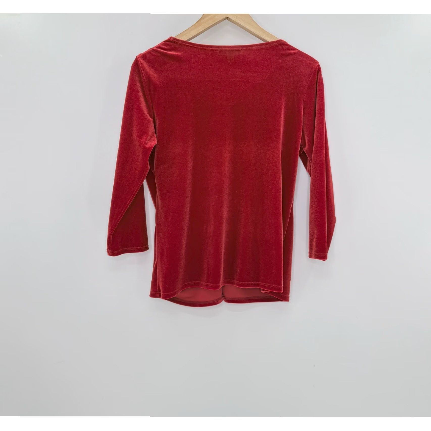 Vintage NOTATIONS Red Velvet 3/4 Sleeve V-Neck Top Blouse Women M Dressy Beaded Buckle Embellished Stretch Tunic Size M / US 6-8 / IT 42-44 - 2 Thumbnail