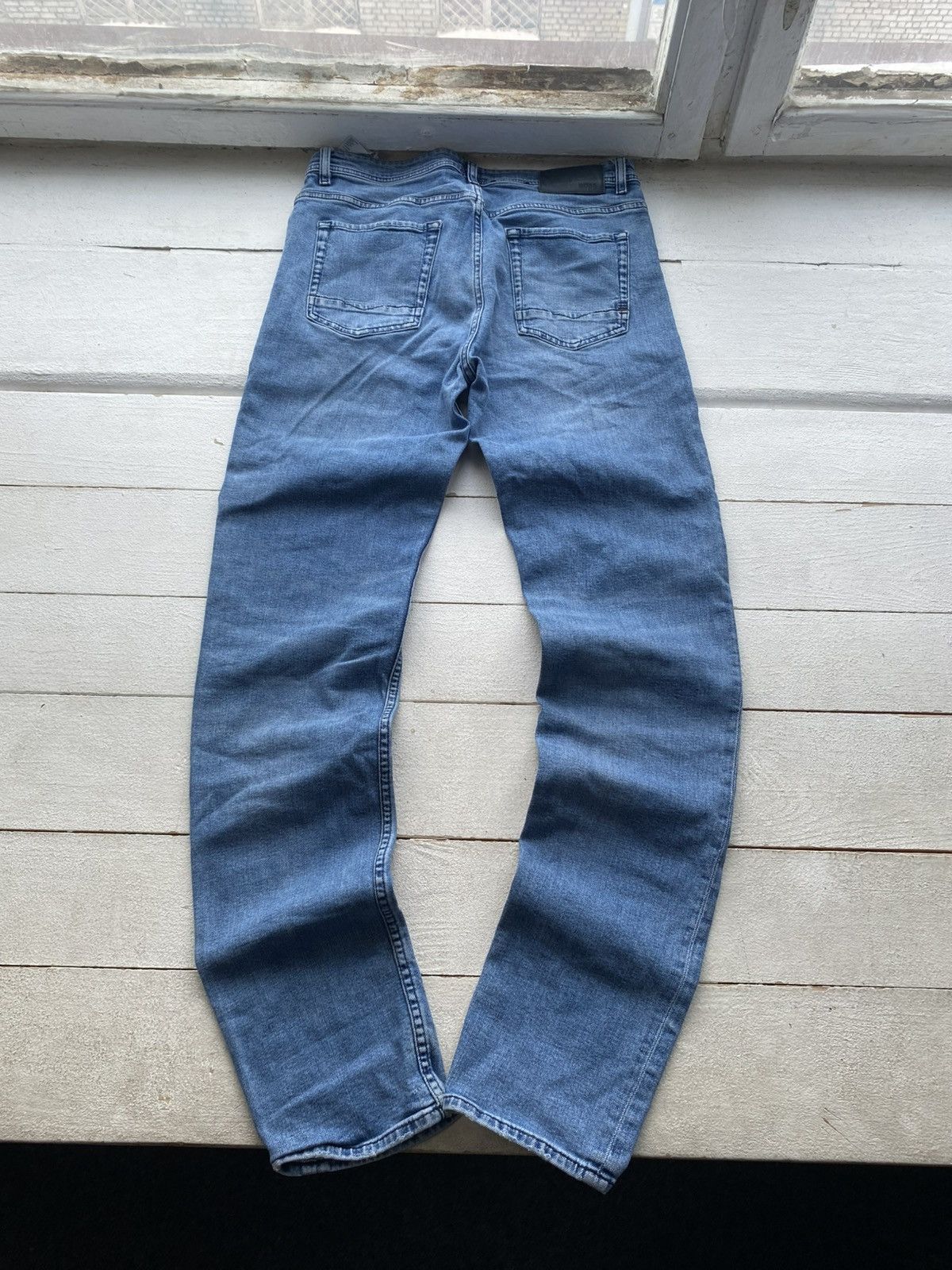 Hugo Boss 00s BOSS Hugo Boss Slim Fit Blue Jeans Light Wash Denim Size US 32 / EU 48 - 9 Thumbnail