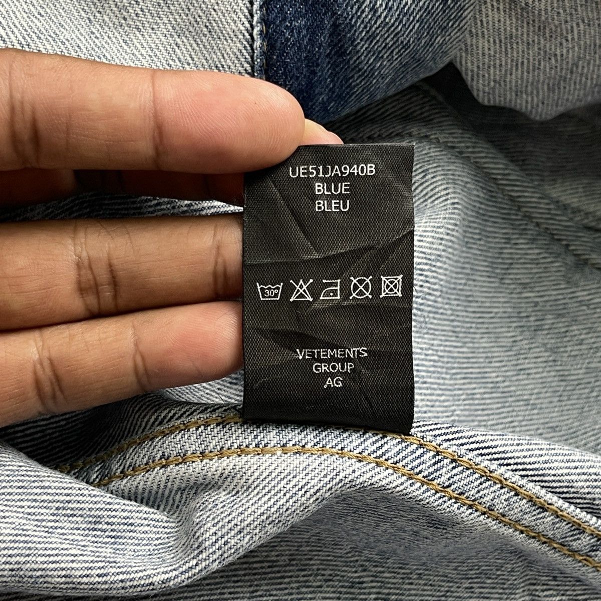 Vetements Vetements Graffiti Denim Jacket Size US L / EU 52-54 / 3 - 14 Thumbnail
