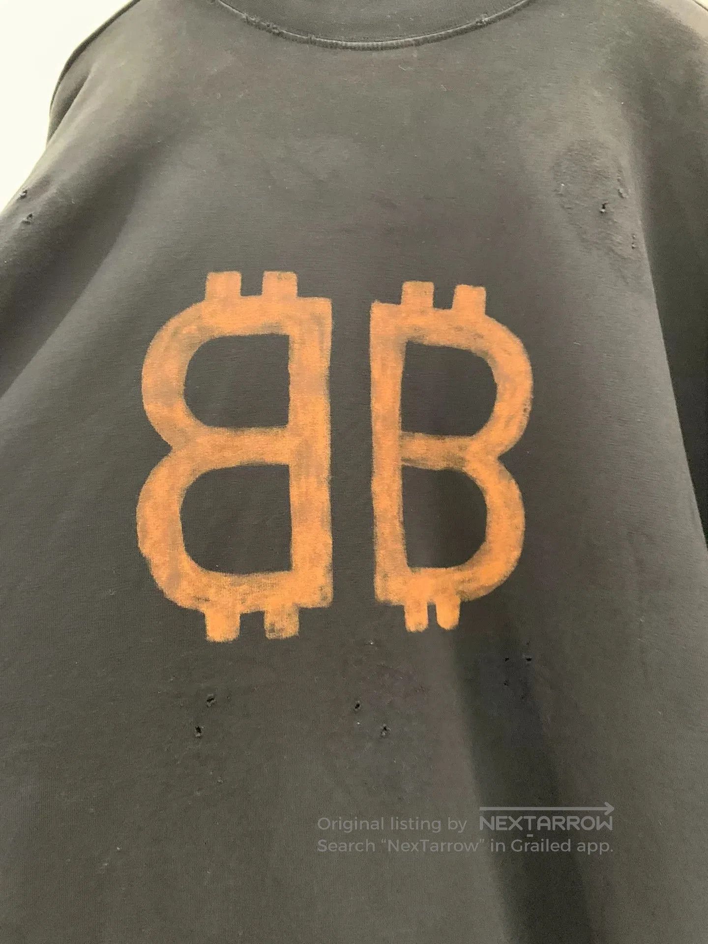 Balenciaga Balenciaga Eiffel Tower Graffiti Bitcoin Tee. Size US L / EU 52-54 / 3 - 5 Thumbnail