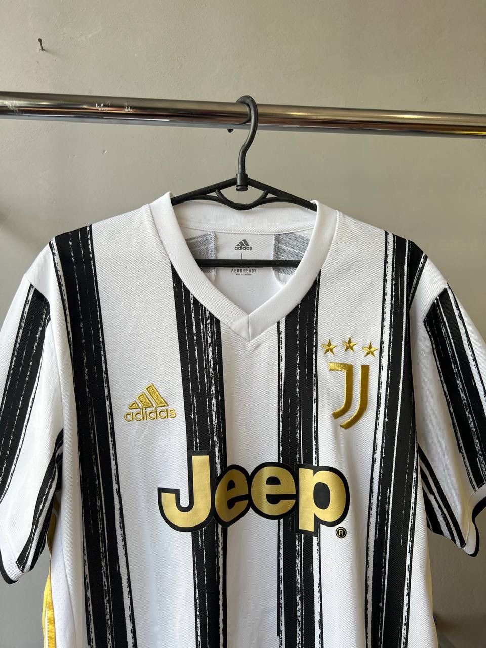 Adidas 2020/21 JUVENTUS FC HOME SOCCER FOOTBALL JERSEY ADIDAS L Size US L / EU 52-54 / 3 - 4 Thumbnail