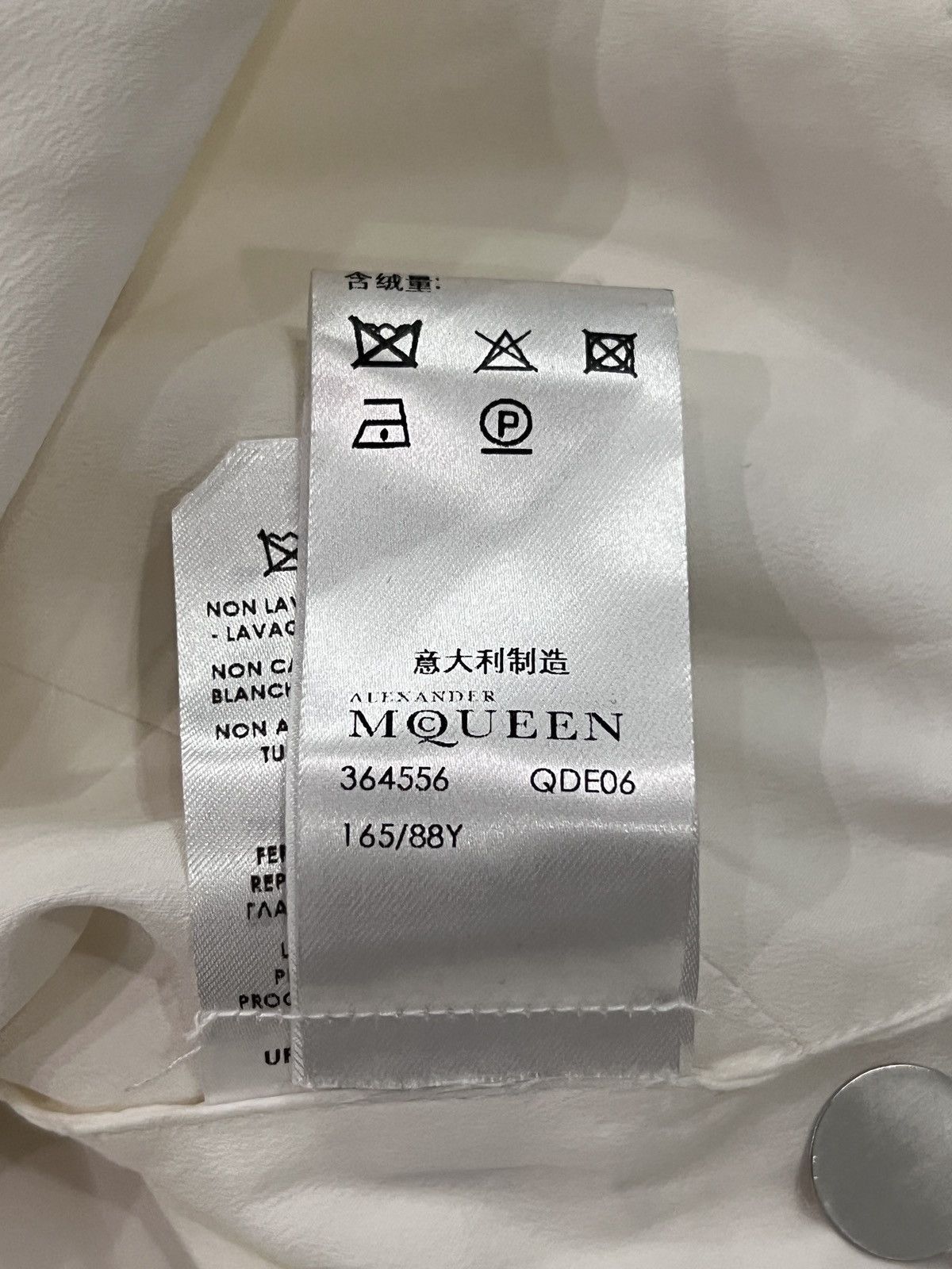 Alexander McQueen Alexander McQueen Asymmetric Ruffle Hem Top Size S / US 4 / IT 40 - 21 Thumbnail
