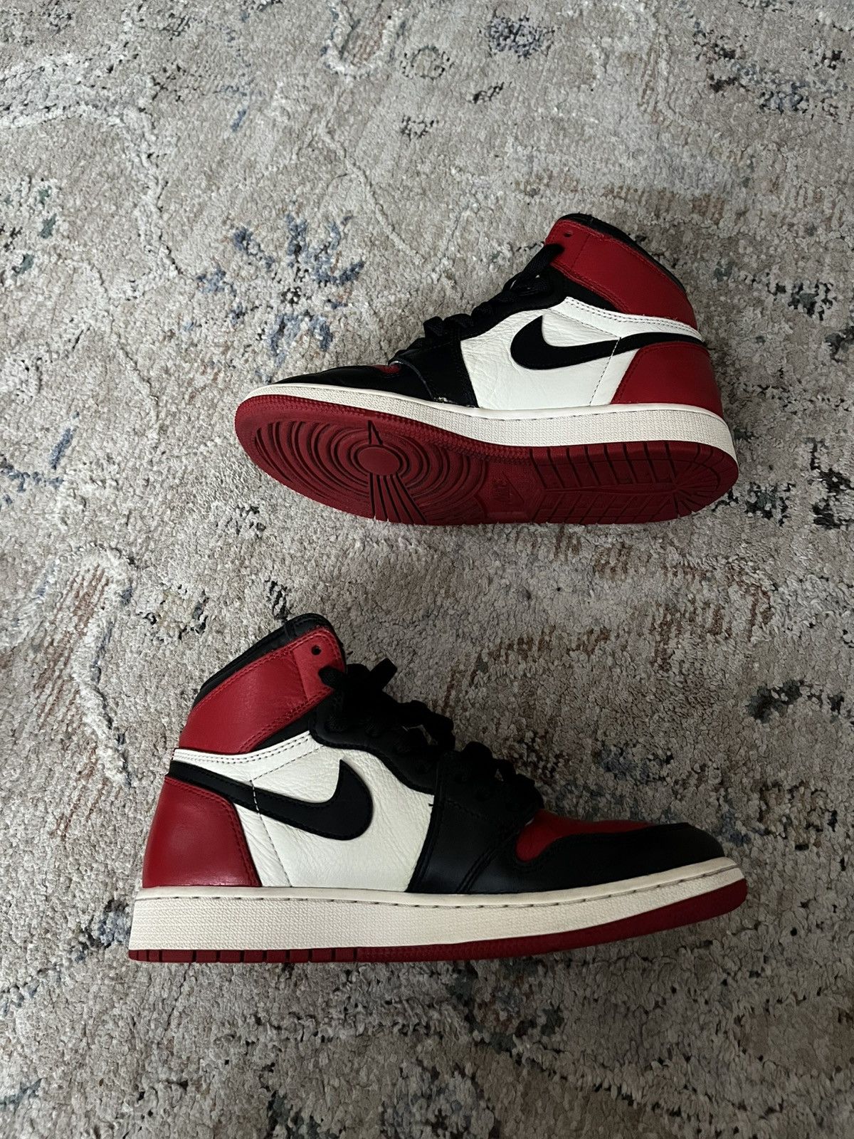 Nike Air Jordan 1 Bred Toe Size 6 Size US 6 / EU 39 - 2 Thumbnail