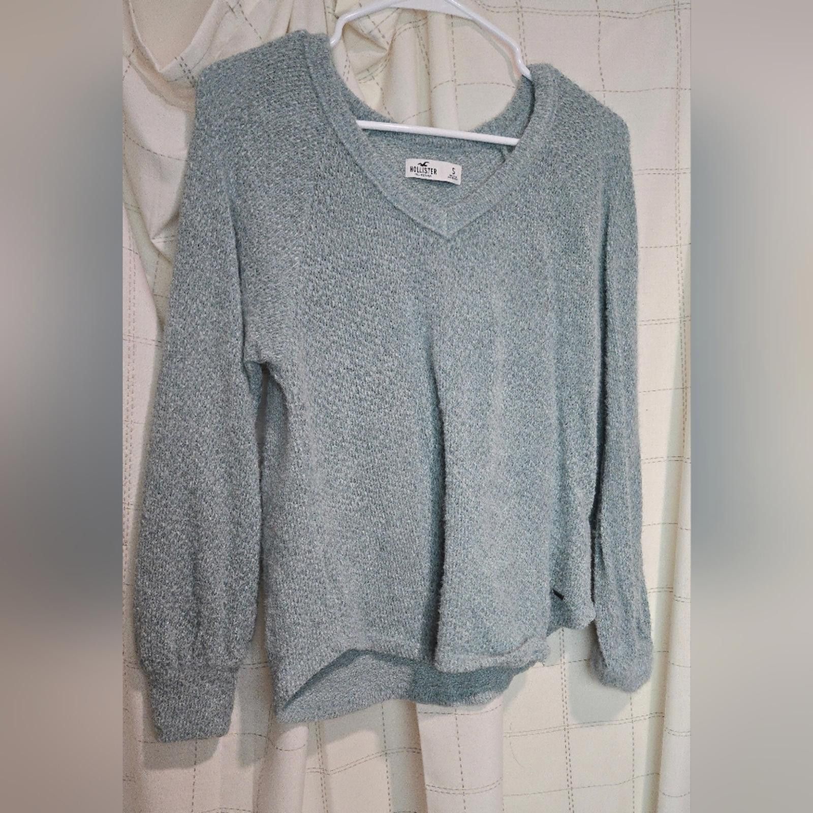 Designer Hollister Sweater Size S / US 4 / IT 40 - 1 Thumbnail