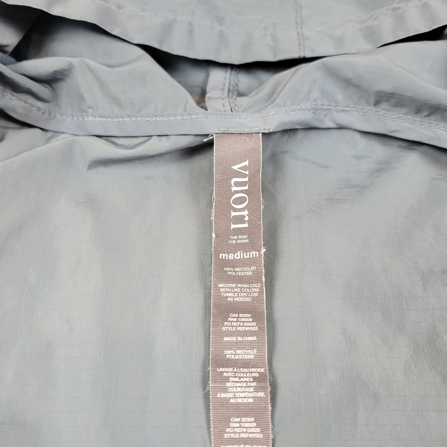 Vuori Vuori Daybreak Windbreaker Jacket Mens M Green Teal Full Zip Hooded UltraLight Windbreaker Jacket Mens M Blue Daybreak Outdoor 90s? Size US M / EU 48-50 / 2 - 4 Thumbnail