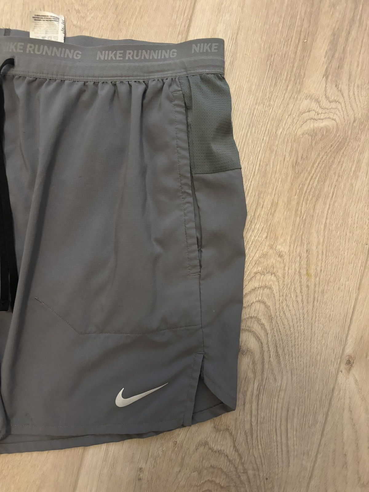 Nike Men’s Grey Nike 3–4” Inseam Running Shorts Athletic Fit Size US 33 - 5 Thumbnail