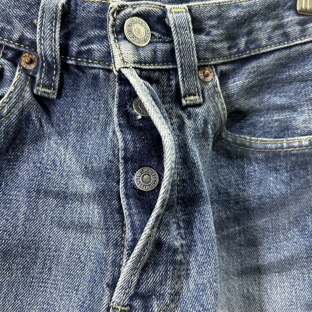 Levi's Vintage Levi’s 501 Y2k Distressed Denim Size US 26 / EU 42 - 8 Thumbnail