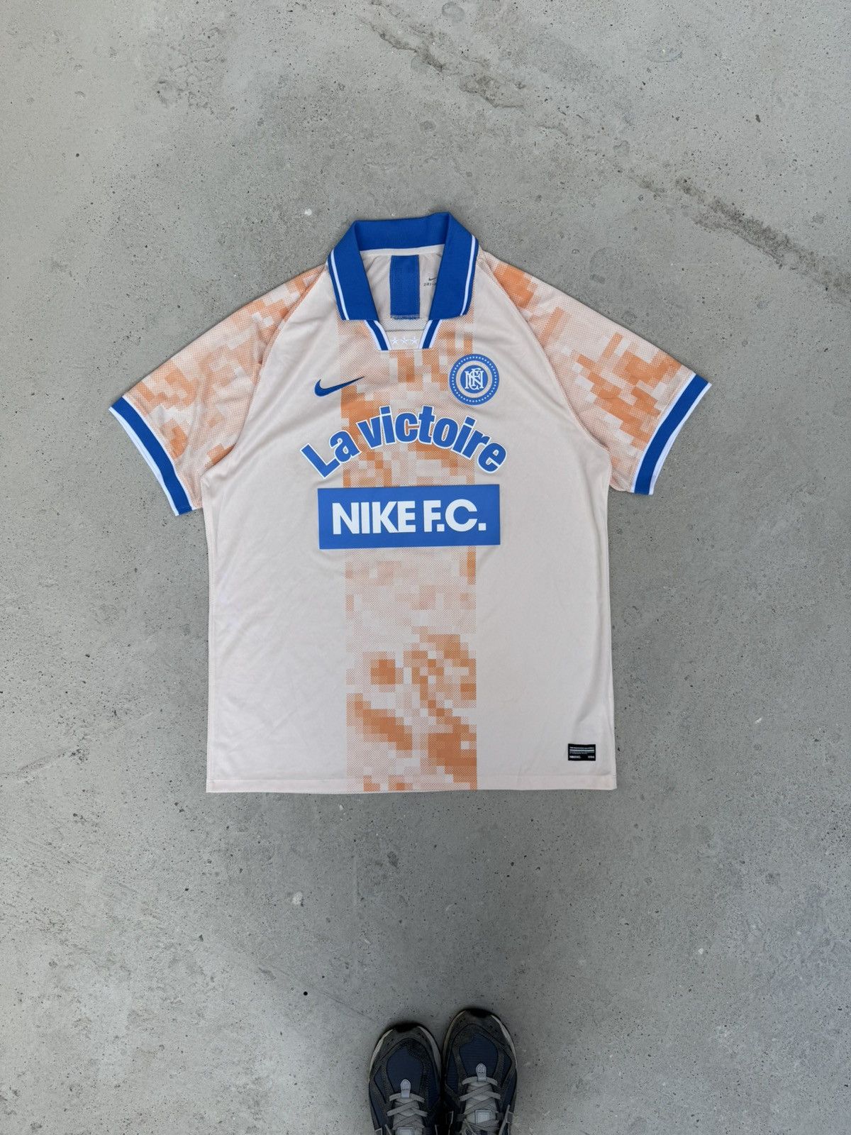 Nike LIMITED EDITION NIKE F.C JERSEY Size US XL / EU 56 / 4 - 2 Thumbnail