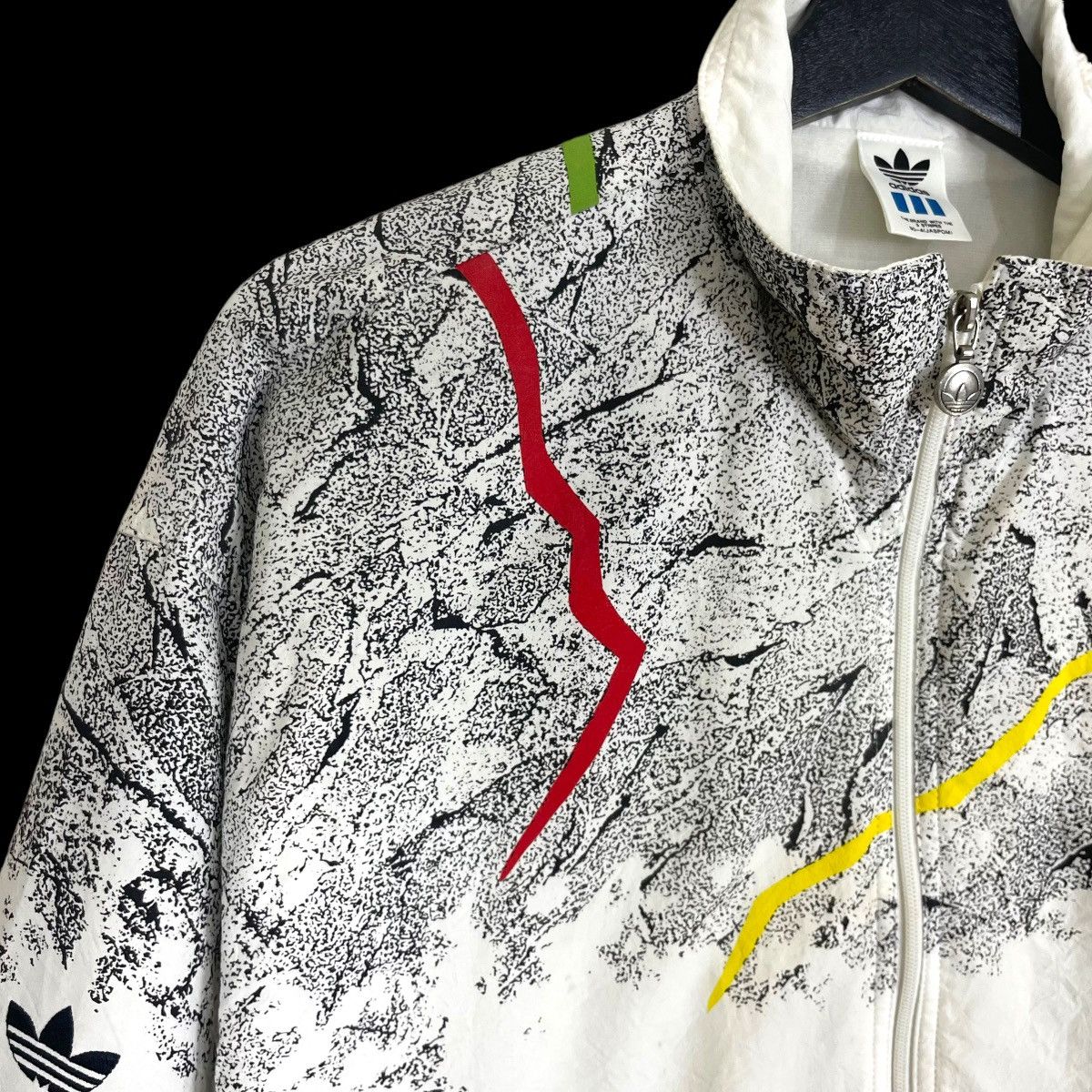 Adidas Vintage Adidas Descente Jacket Zipper Windbreaker Over Print Size US M / EU 48-50 / 2 - 16 Thumbnail