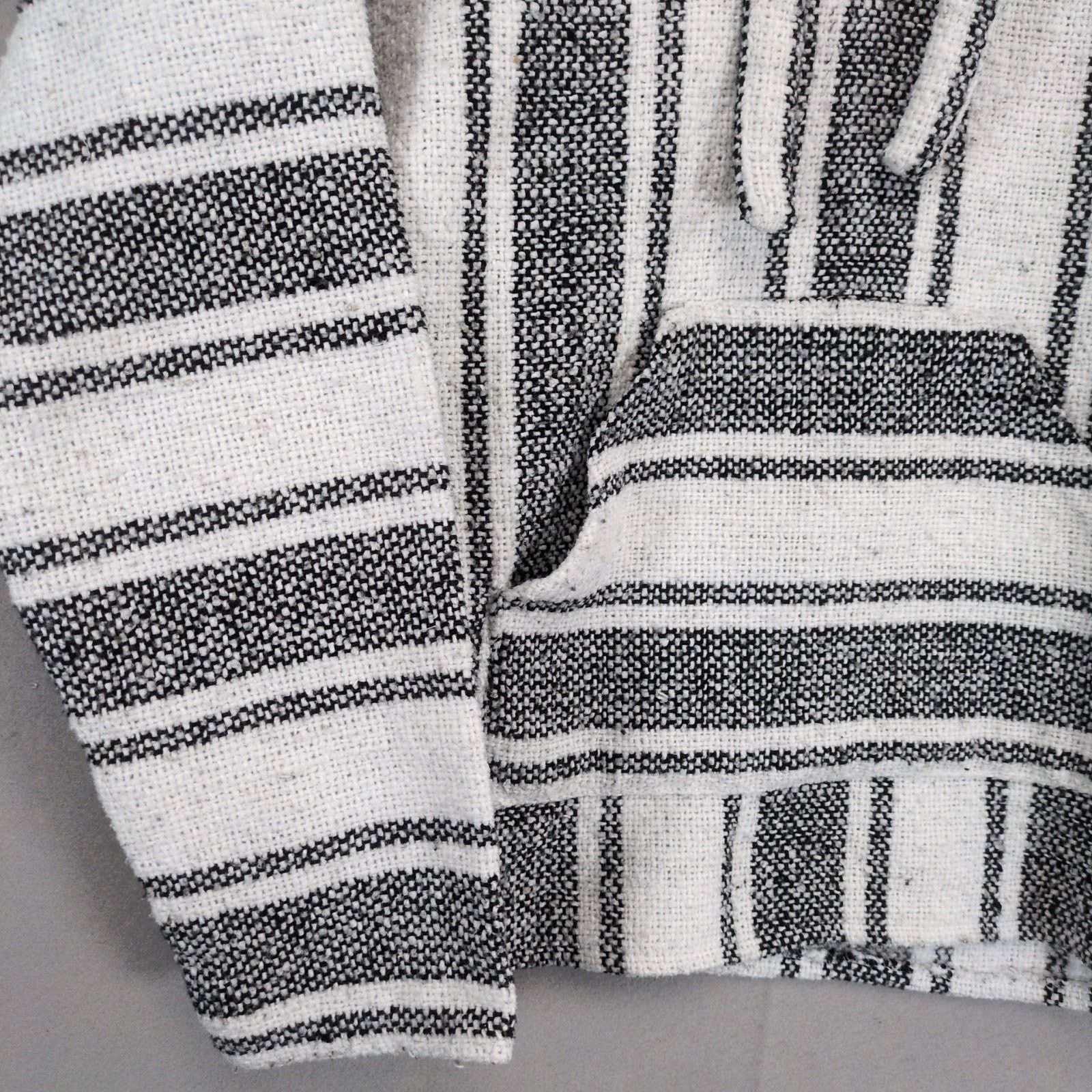 Vintage Vtg 90s Molina Men's M Black & White Mexican Baja Hoodie Size US M / EU 48-50 / 2 - 4 Thumbnail