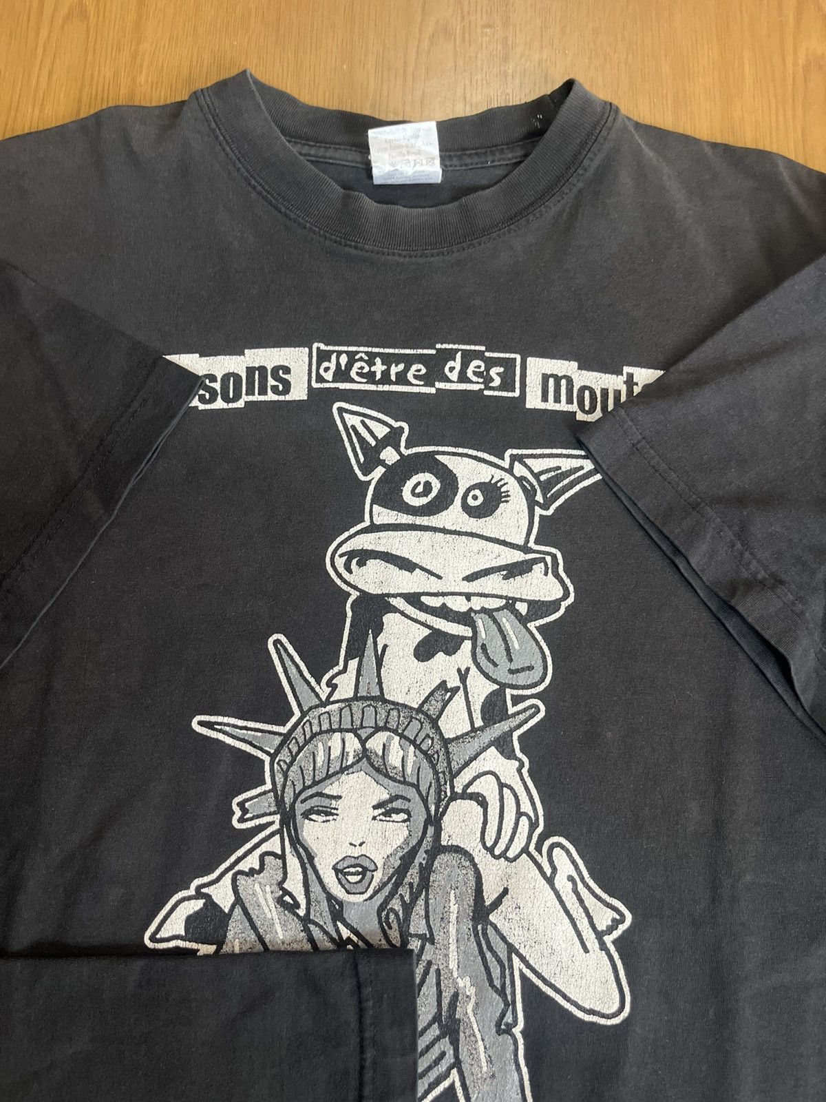 Arts & Science Vtg La VACHE folle 03 Cessons d’être des moutons 03’s Tshirt Size US L / EU 52-54 / 3 - 6 Thumbnail