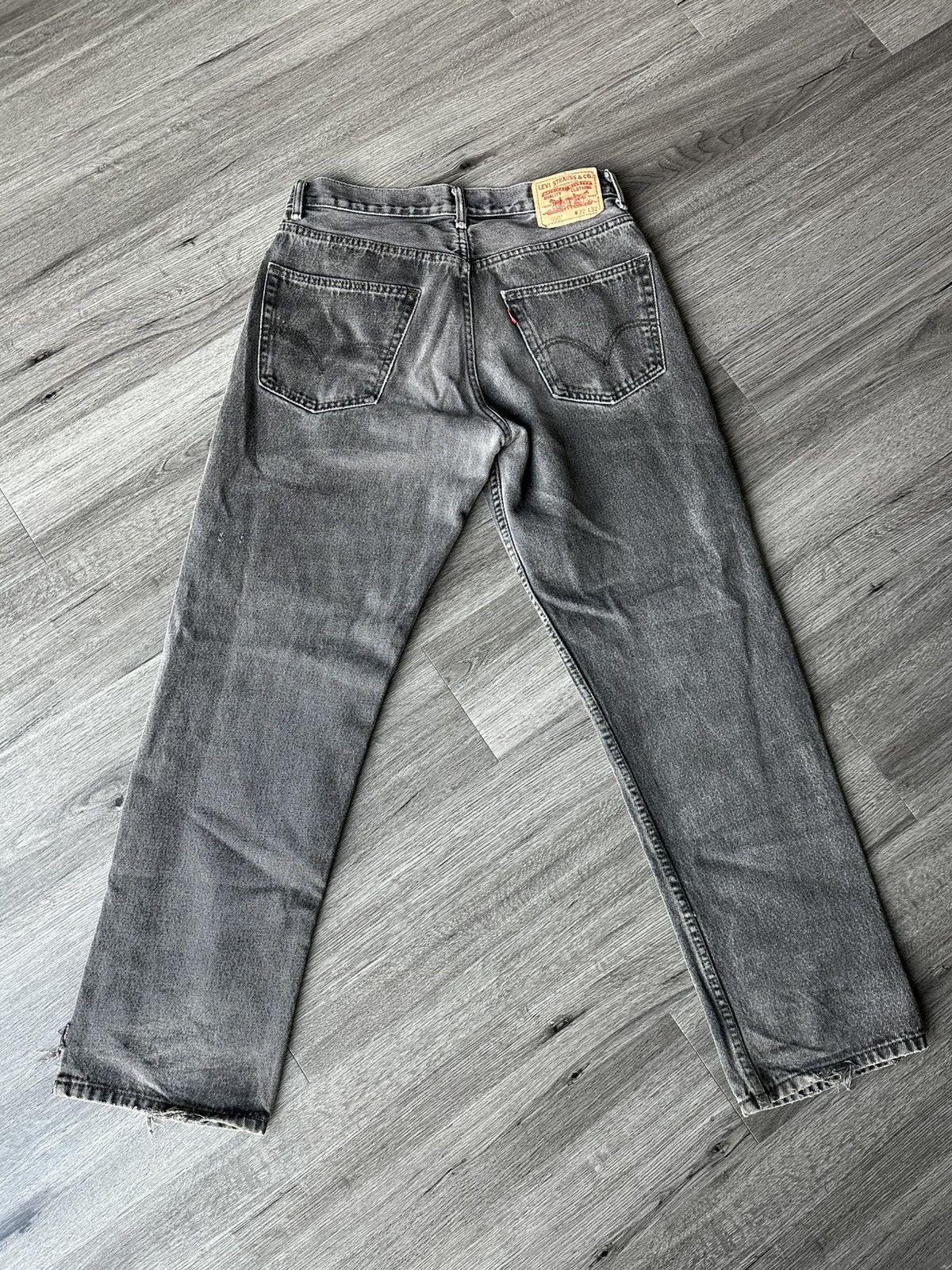 Levi's Vintage Levi’s 550 Faded Grey Denim Jeans Size US 32 / EU 48 - 2 Thumbnail