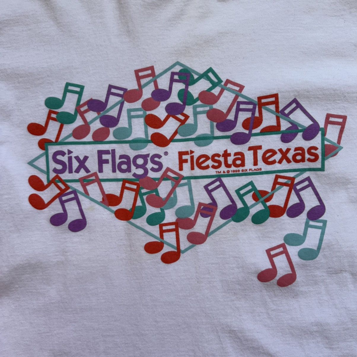 Vintage Vintage Six Flags Fiesta Texas 1996 T-Shirt Size US M / EU 48-50 / 2 - 4 Thumbnail