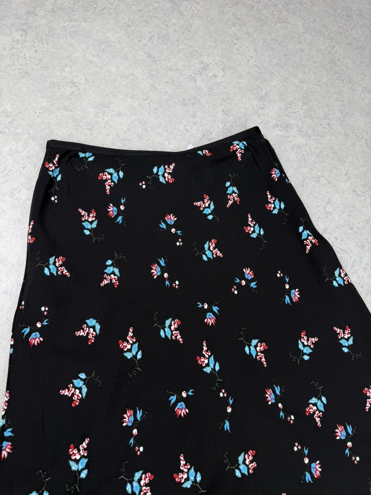 Diane von Furstenberg Diane Von Furstenberg Floral Skirt Black Size S Size 27" / US 4 / IT 40 - 9 Thumbnail