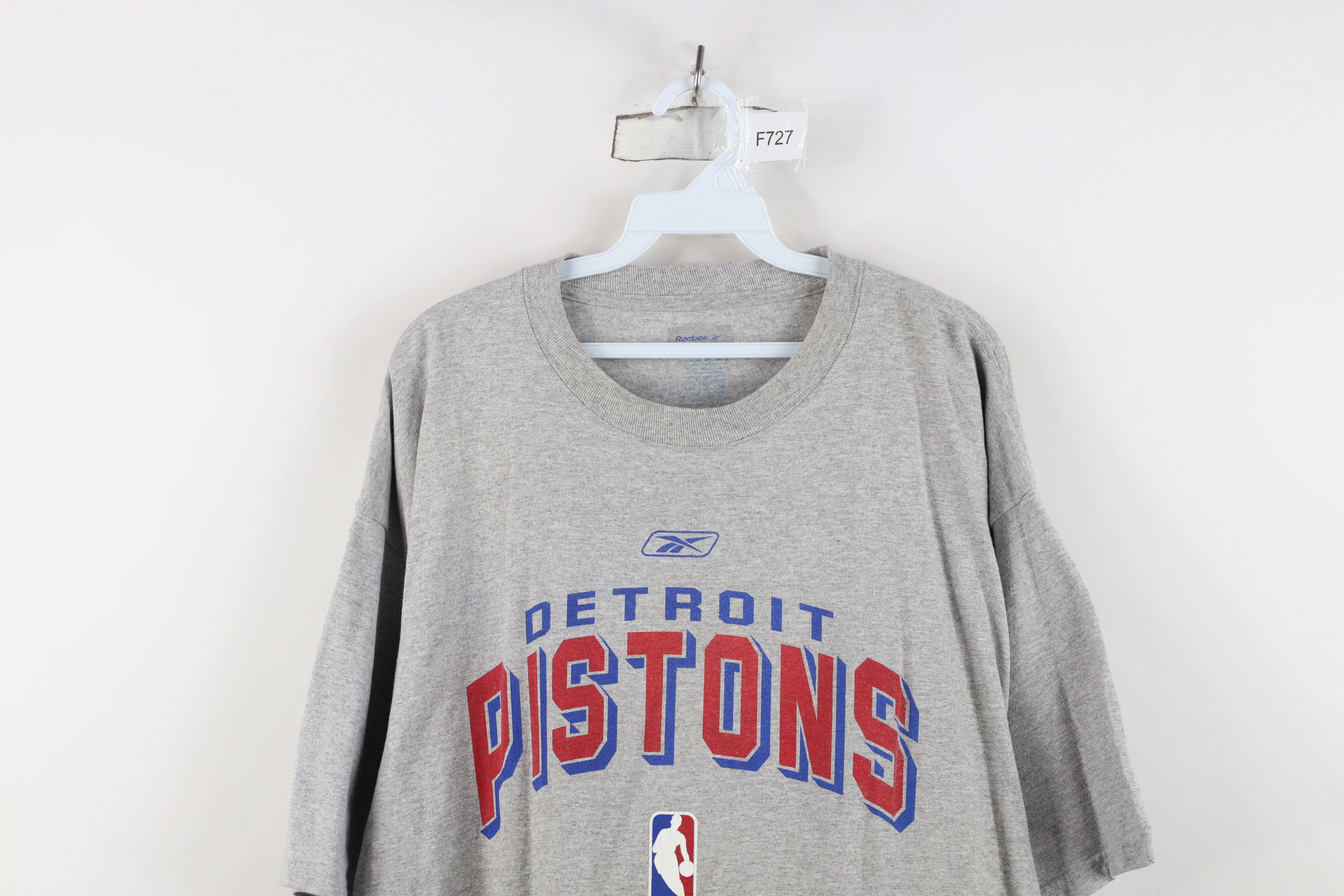 Reebok Vintage Reebok Pistons Basketball T-Shirt Heather Gray Size US XL / EU 56 / 4 - 2 Thumbnail