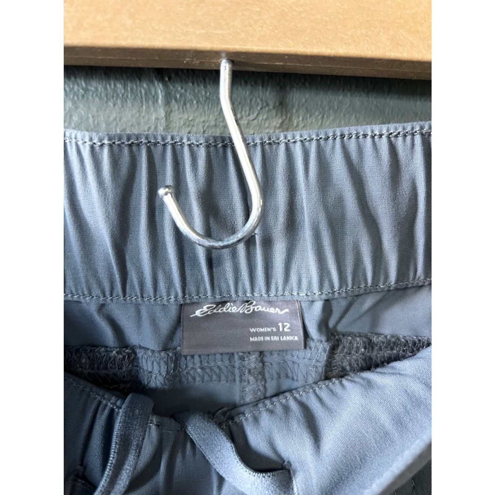 Eddie Bauer Eddie Bauer Womens Gray Pull On Cargo Pants Size 12 Size 34" / US 12 / IT 48 - 3 Thumbnail