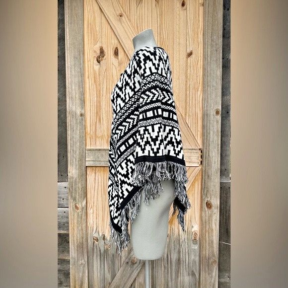 Style & Co Style & Co Black White Cotton Aztec Fringe Poncho~OS~NWT Size ONE SIZE - 2 Thumbnail