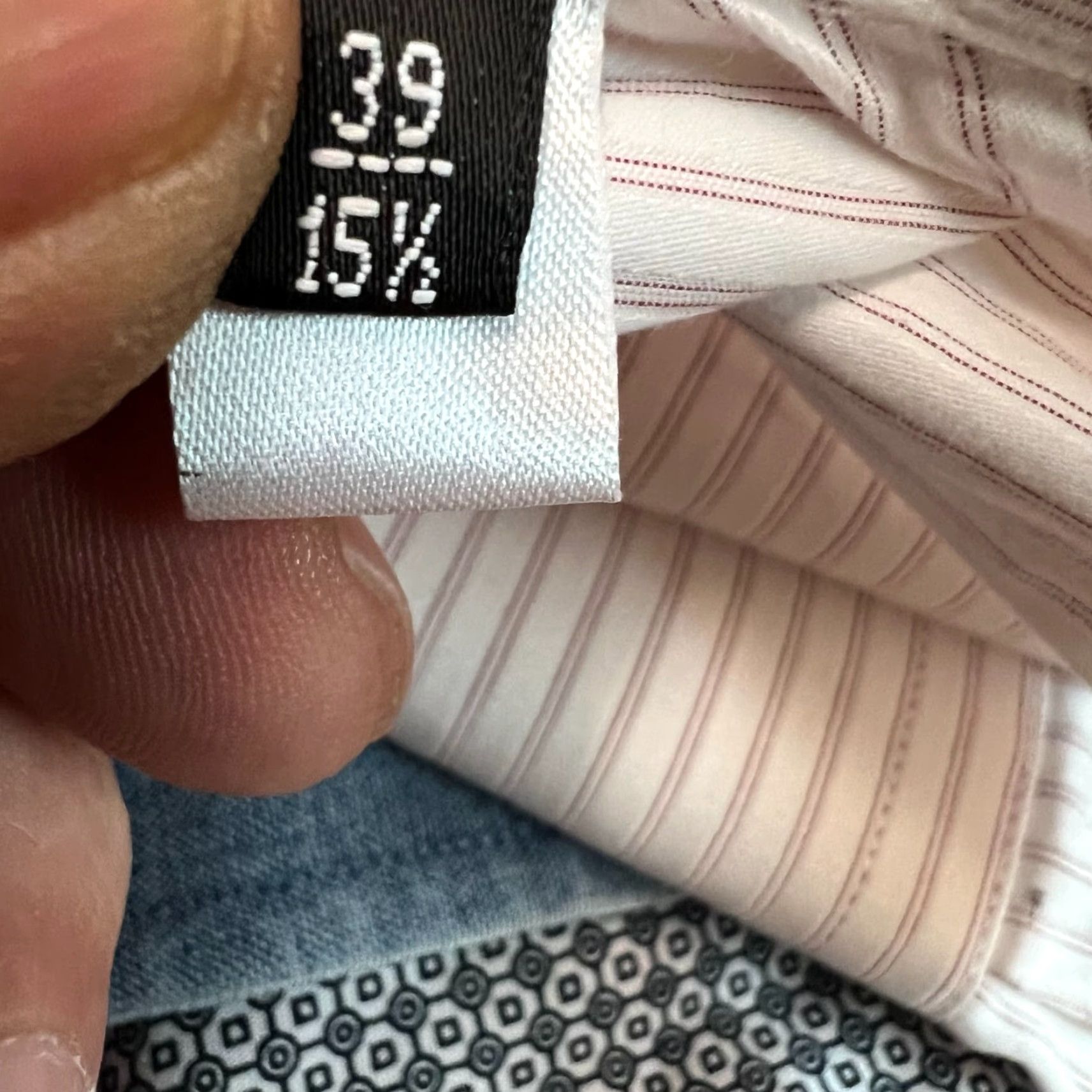 Armani VINTAGE Armani Button-Up Shirt Men's Size 15.5 White Red Stripes Business Casual Formal Size US M / EU 48-50 / 2 - 7 Thumbnail