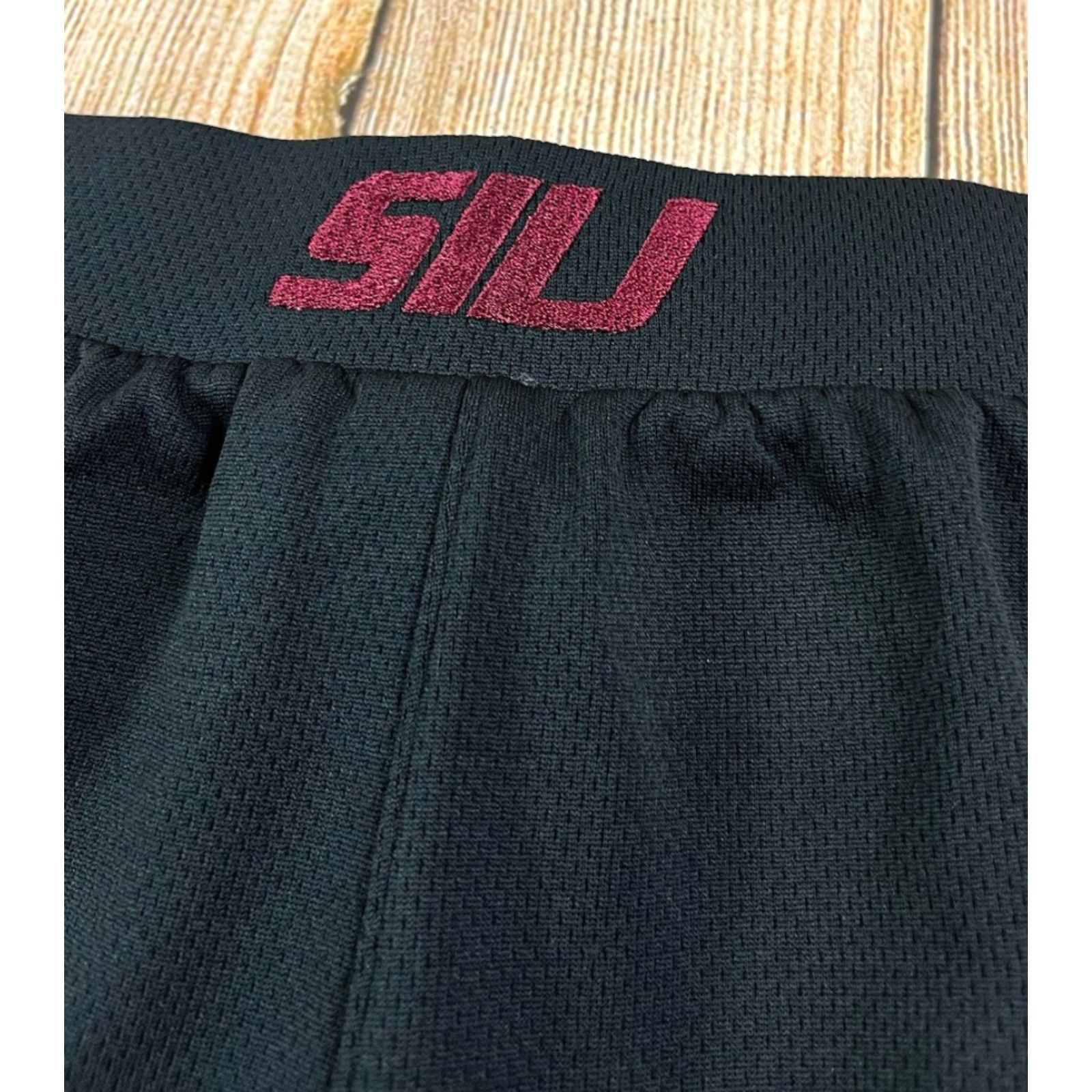 Under Armour Under Armour Women Athletic Shorts SIU Salukis Illinois College Black M Medium College Activewear Womens Size 32" / US 10 / IT 46 - 7 Thumbnail
