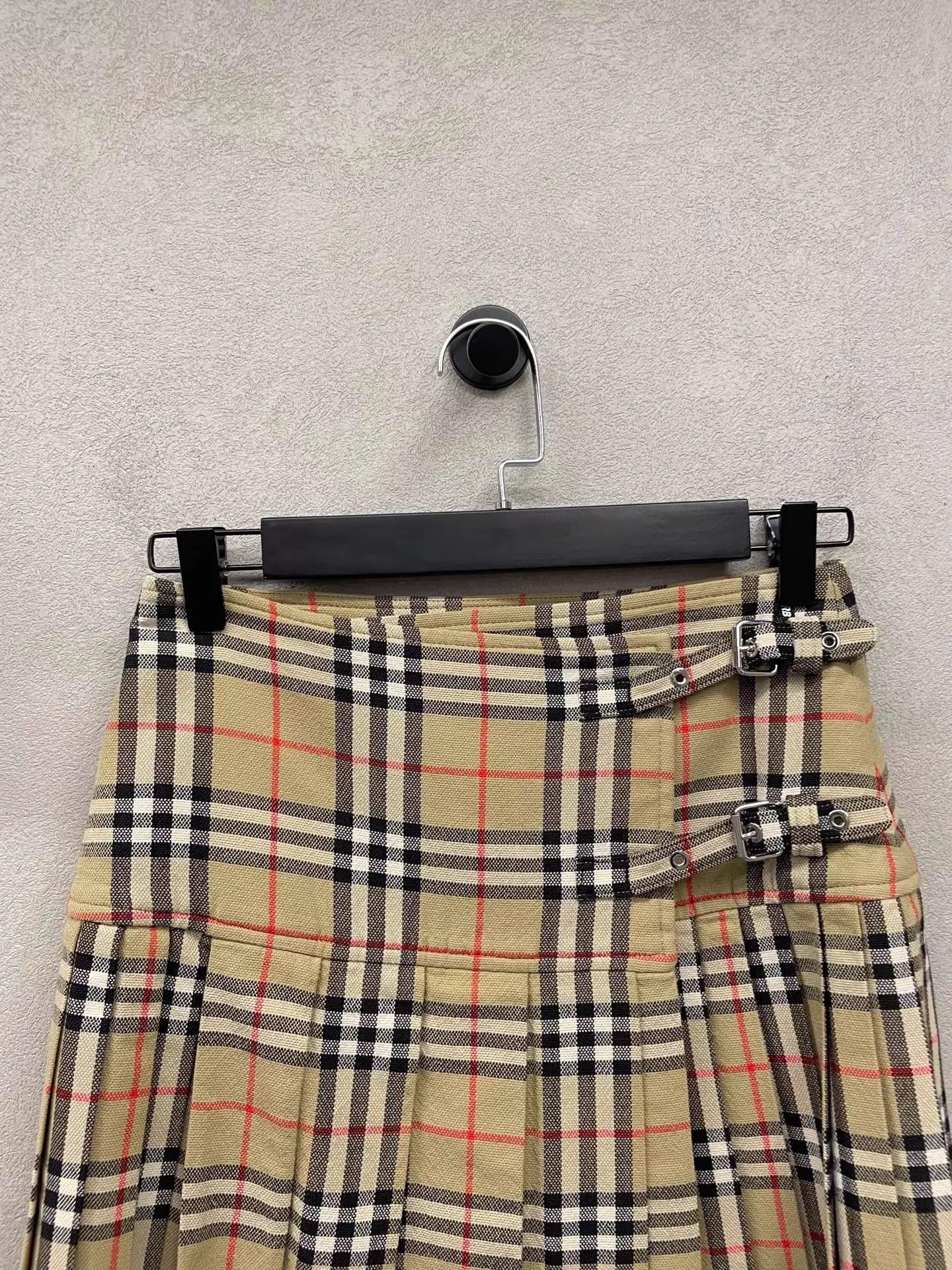 Burberry Burberry Check Summer Preppy Mini Skirt Size 36 Size 25" / US 0 / IT 36 - 4 Thumbnail