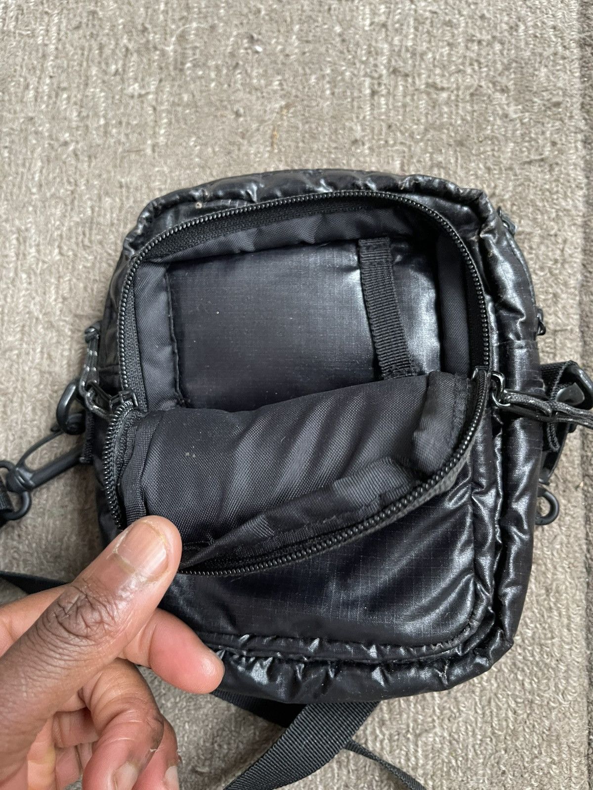 Supreme *Authentic* Supreme Crossbody Bag Size ONE SIZE - 2 Thumbnail