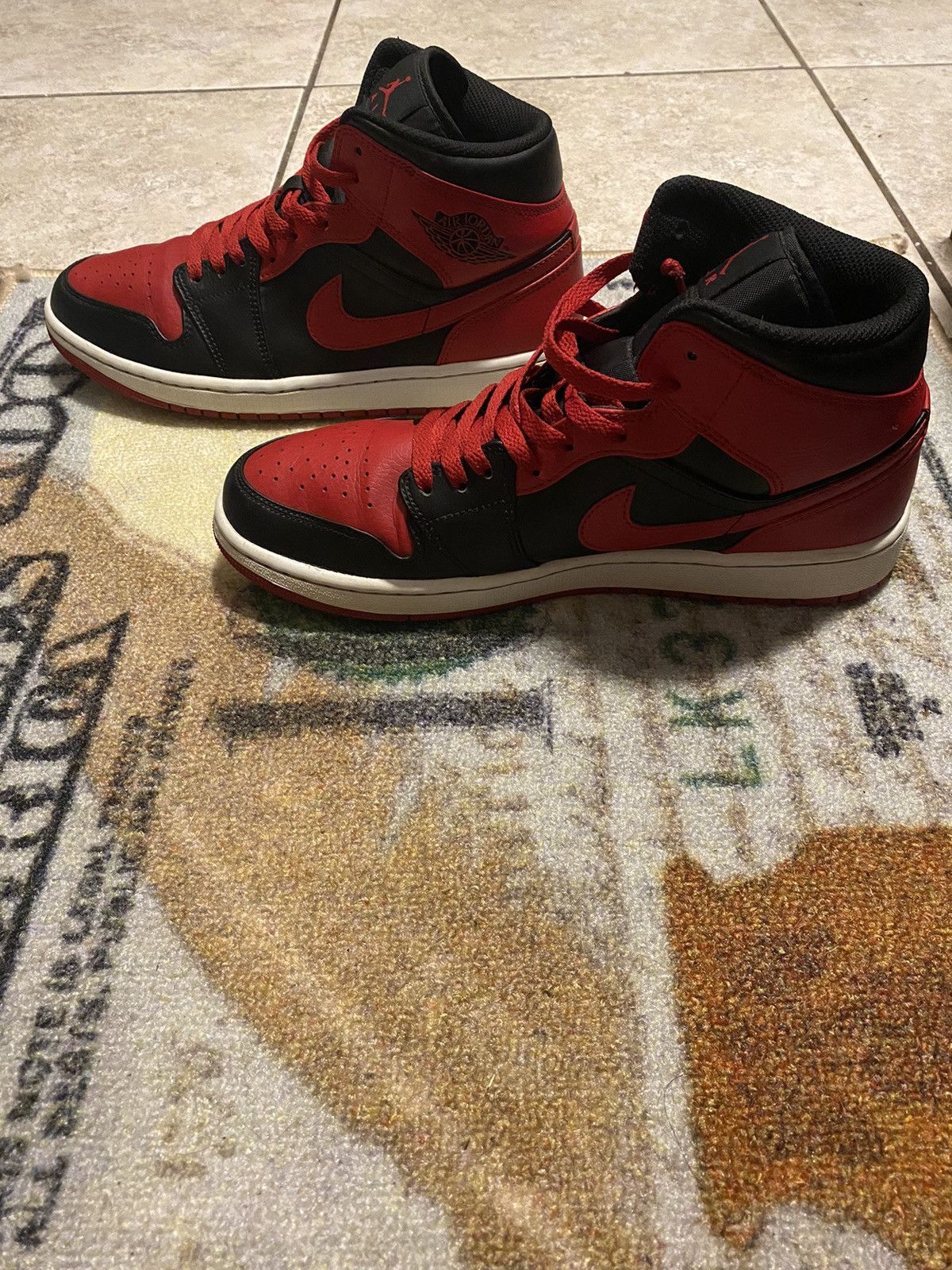 Jordan Brand Jordan 1 Mid Size US 10 / EU 43 - 4 Thumbnail