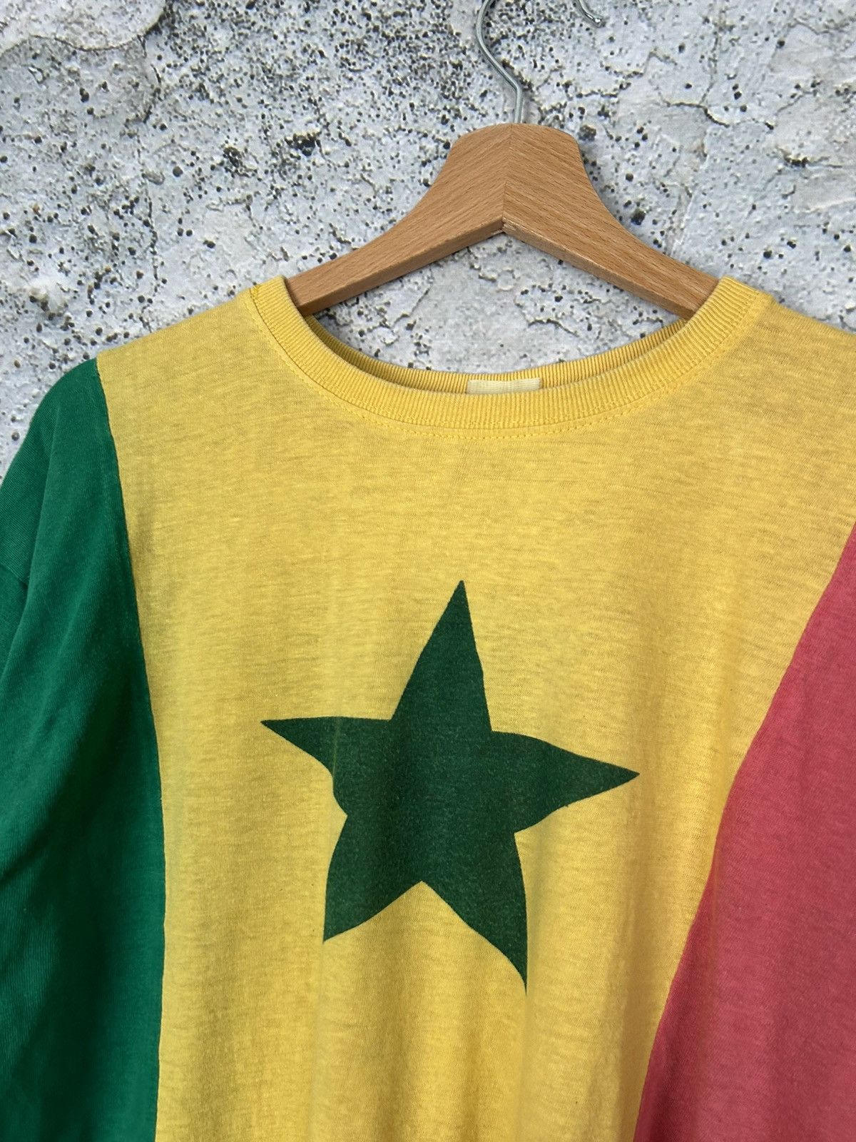 Vintage Vintage Senegal Graphic Tee Flag 90s Sprotswear Rare Size US L / EU 52-54 / 3 - 3 Thumbnail
