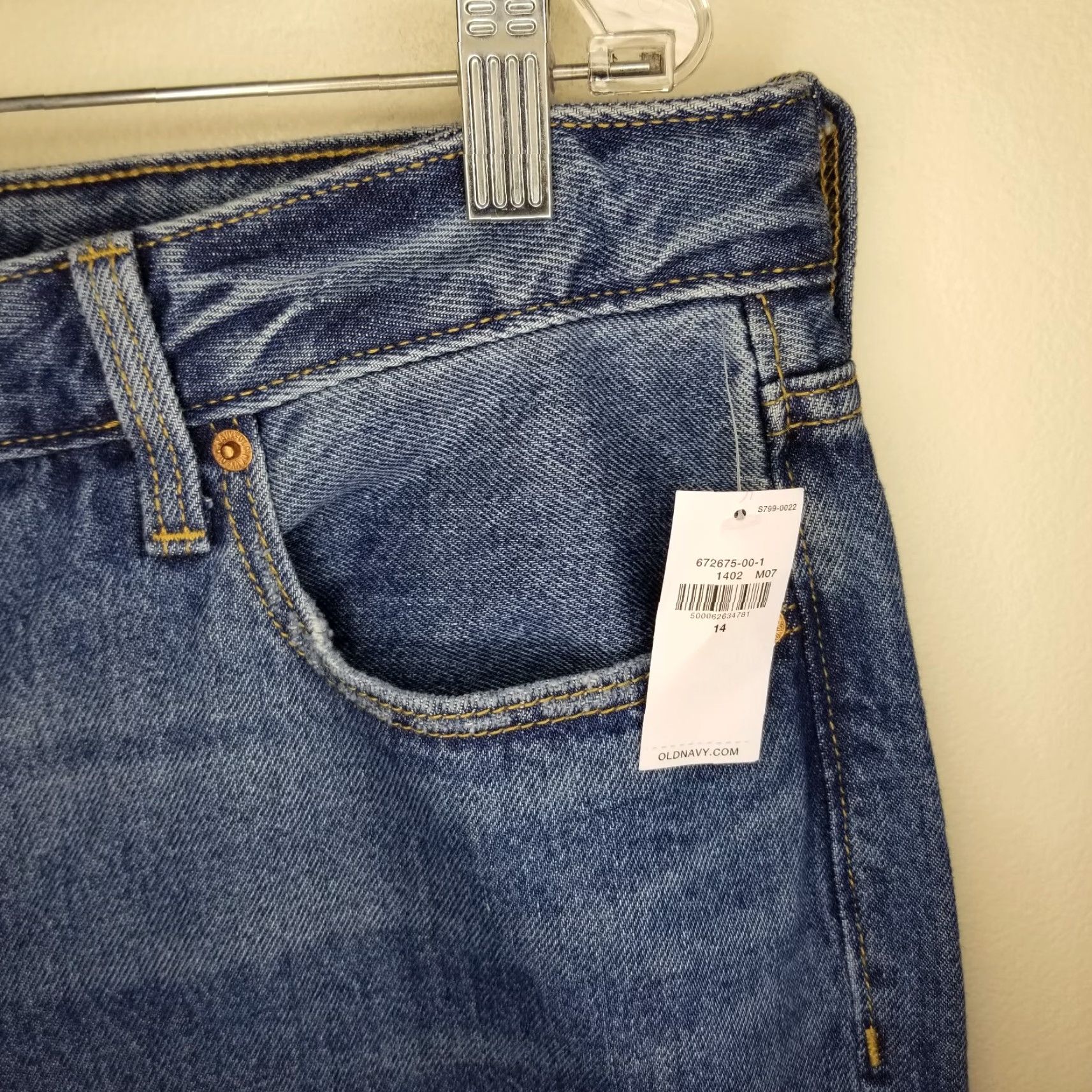 Old Navy VINTAGE? No. The item is not vintage. Old Navy Jeans Women Straight Blue Size 14 Regular 27.5 Inseam 38 Waist NWT Women’s Jeans Blue Straight 14 Size 36" / US 14 / IT 50 - 3 Thumbnail