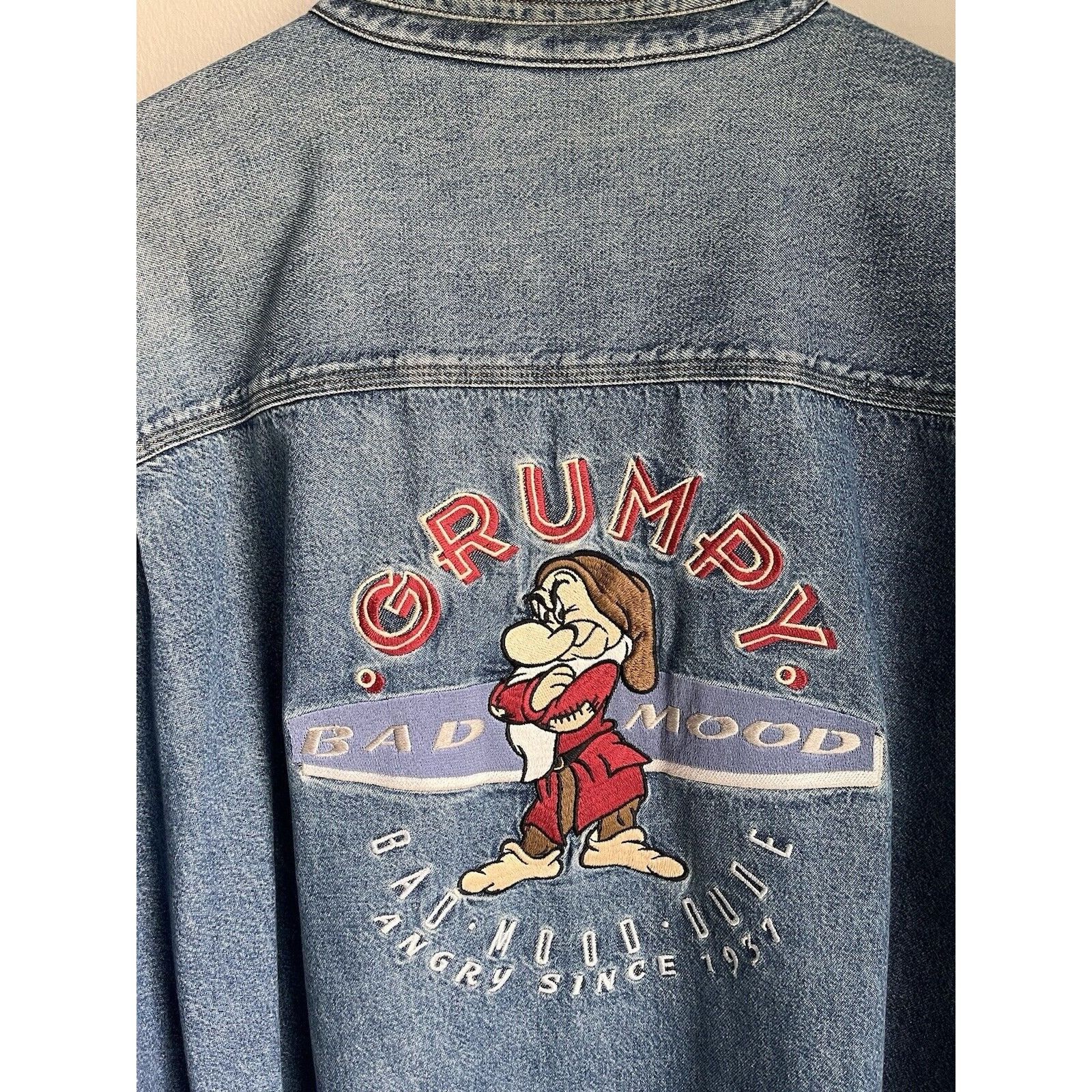 Disney VINTAGE 90S Y2K DISNEY SNOW WHITE DWARFS GRUMPY DENIM SHIRT Size US XXL / EU 58 / 5 - 7 Thumbnail