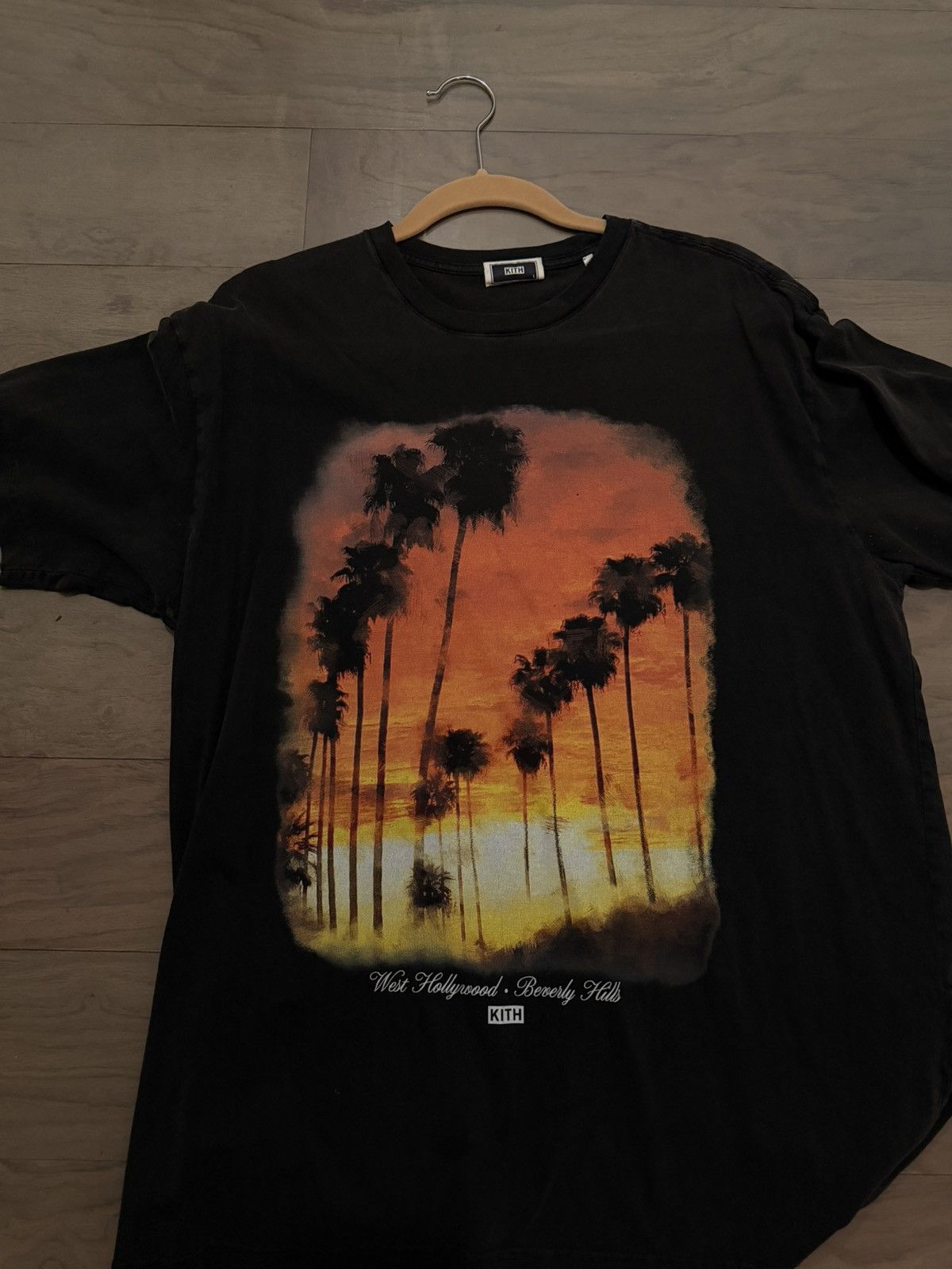 LA exclusive sunset tshirt BH/WEST HOLLYWOOD