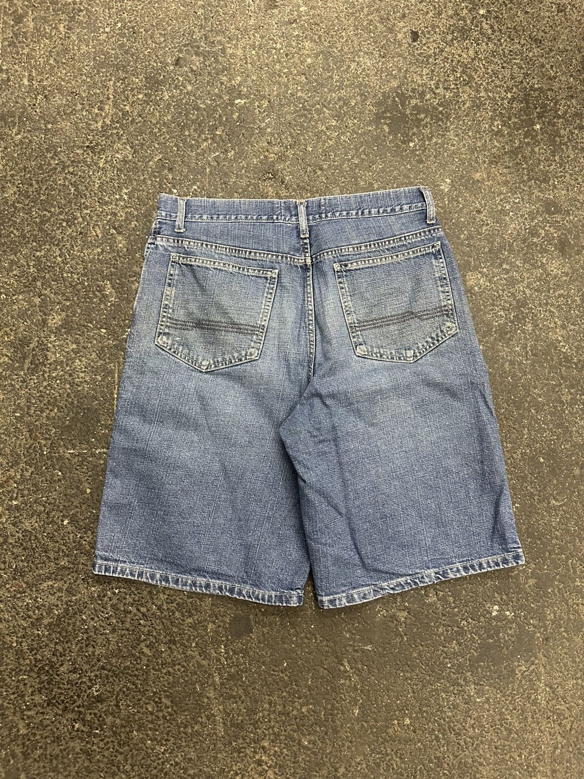 Foot Locker × Vintage Y2K baggy jorts Size US 34 / EU 50 - 1 Thumbnail