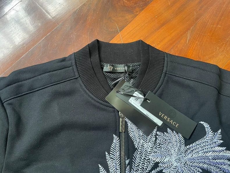 Versace Versace Reworked embroidered coat Size US S / EU 44-46 / 1 - 3 Thumbnail