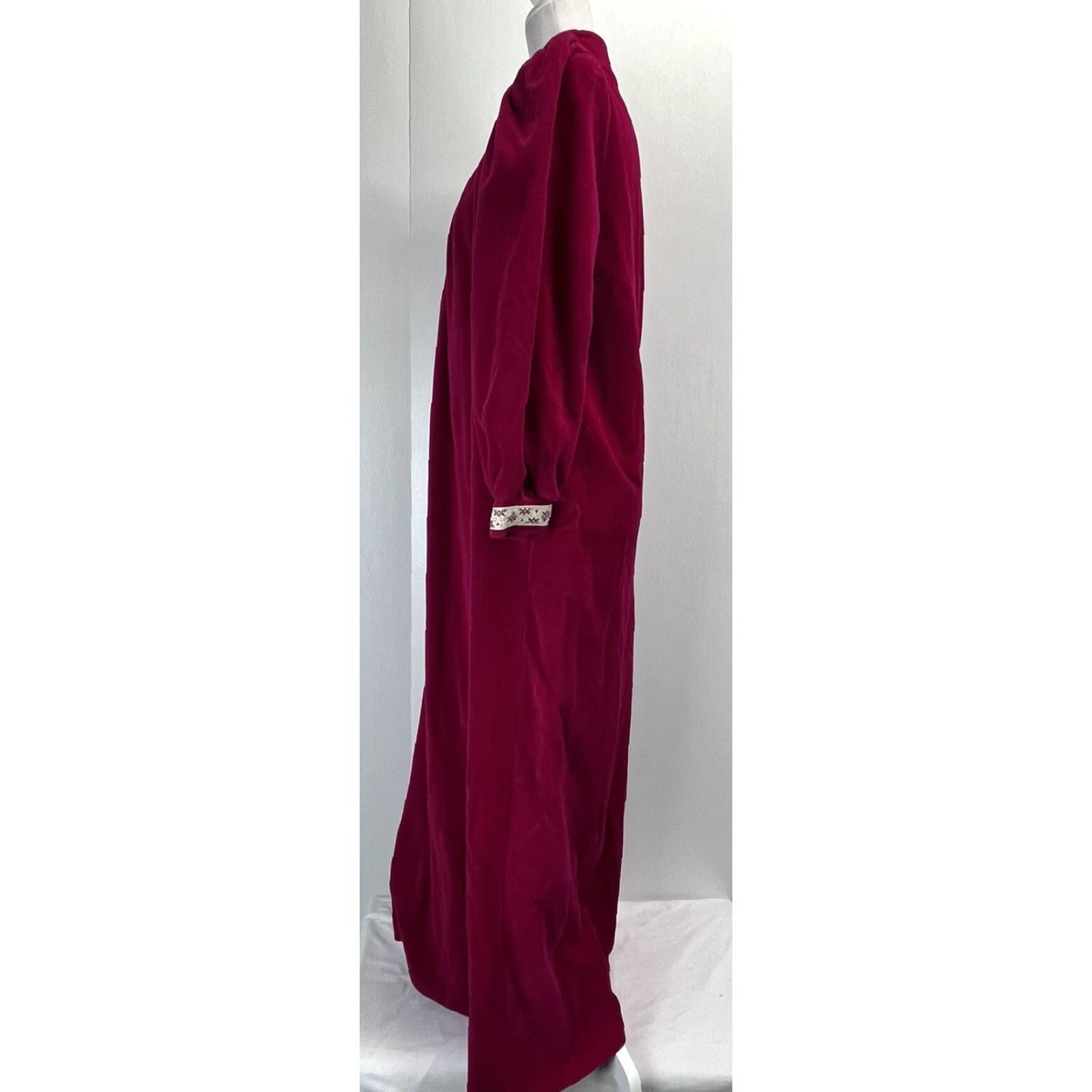 Vintage Vtg Vanity Fair House Robe Sz Small Womens Brocade Trim Half Zip 80’s Made USA Raspberry Dacron S Regular USA 1980s Original VGUC Size S / US 4 / IT 40 - 2 Thumbnail